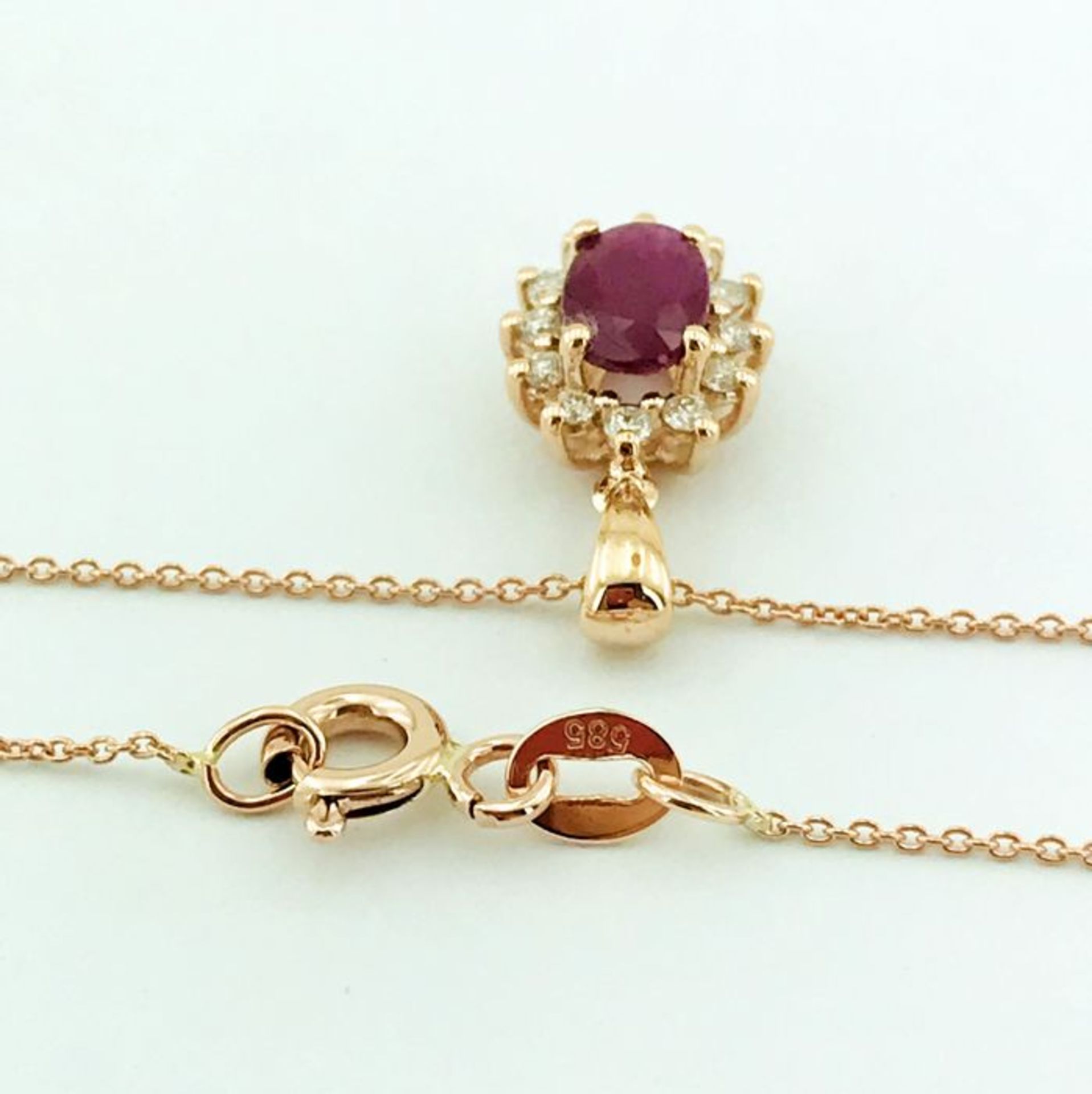 14K Pink Gold Cluster Pendant set with a natural ruby and 12 brilliant cut diamond 0,65ct in total - Image 2 of 5