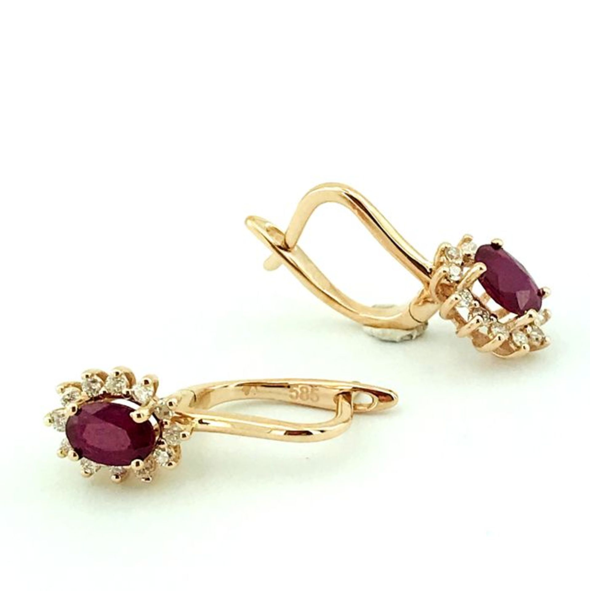 14K Pink Gold Cluster Earring set with 2 natural ruby and 24 brillant cut diamonds 1,30 ct in total - Image 4 of 7