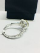 Platinum diamond Ring,1ct Brilliant cut fancy yellow diamond,Fancy yellow colour,si2 clarity,
