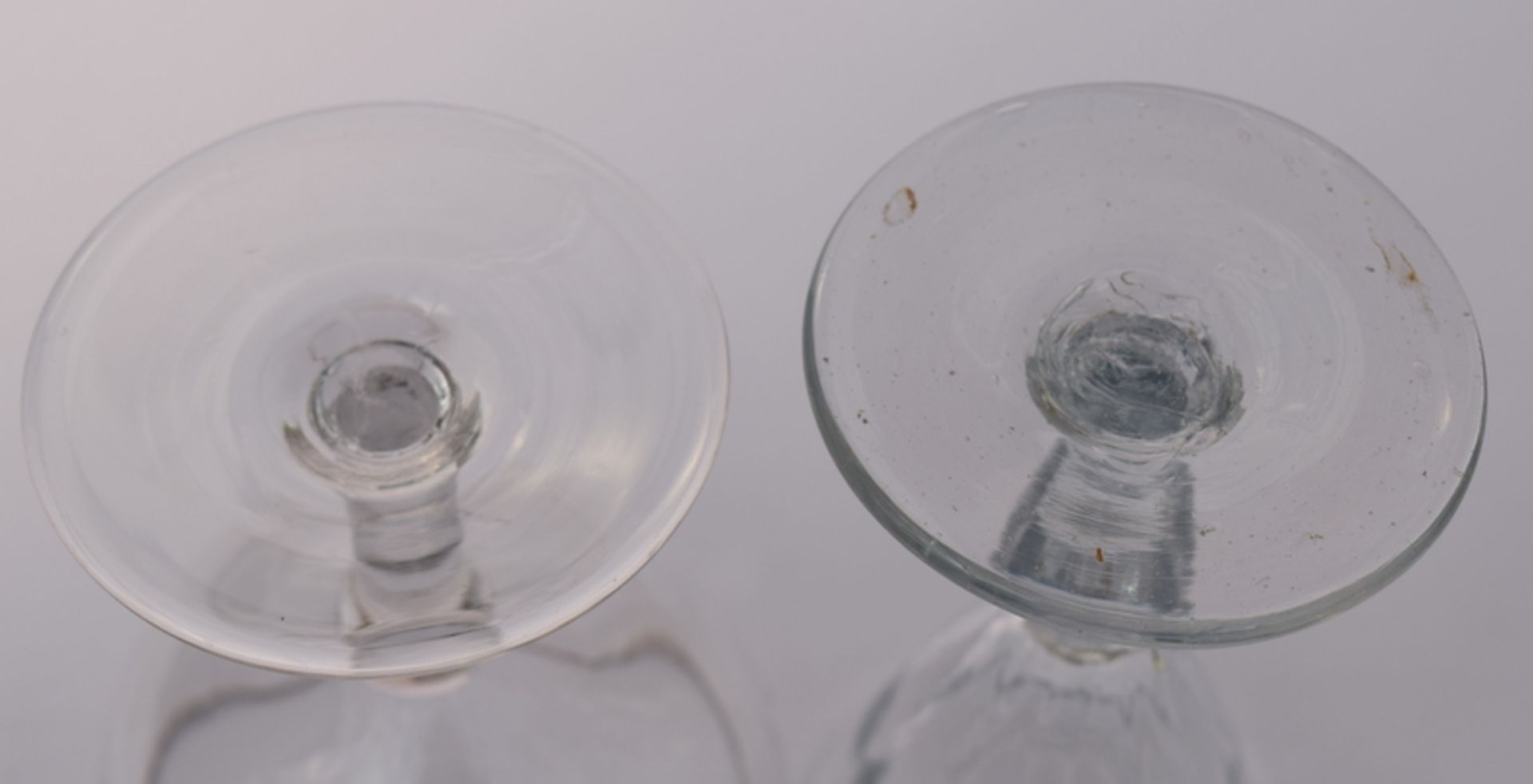 2 Victorian Engraved Wine Glasses - Image 5 of 6