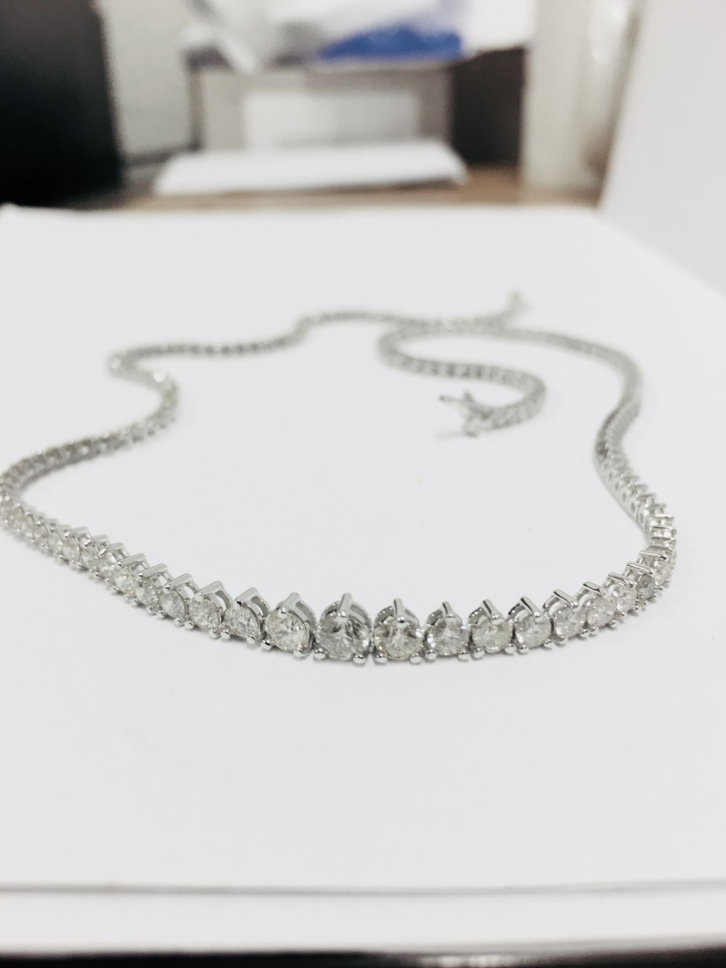 6.50ct Diamond tennis style necklace. 3 claw setting. Graduated diamonds, G colour, Si1 clarity