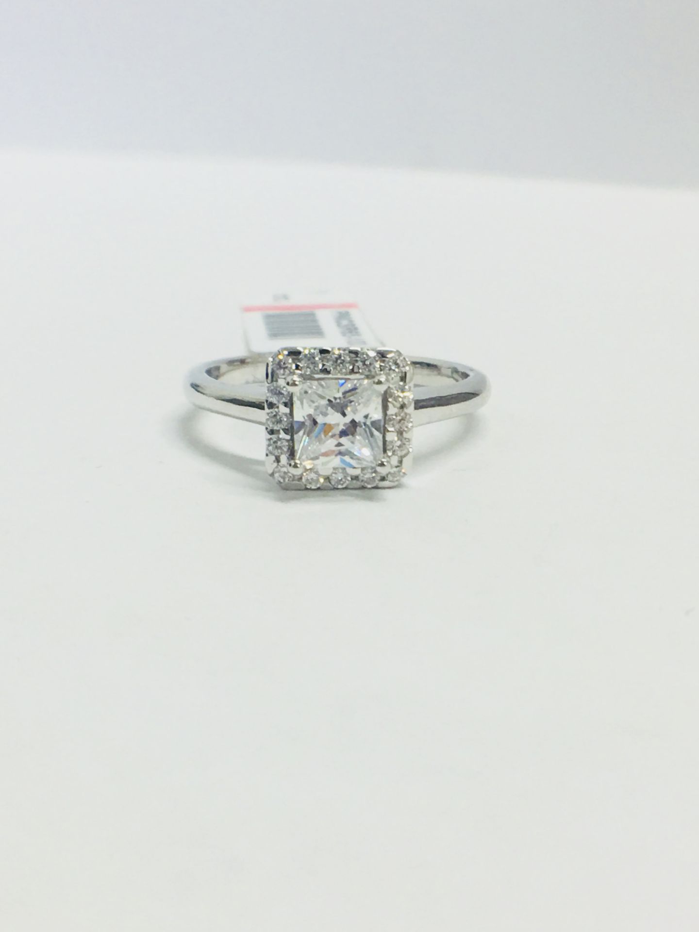 Platinum Princess cut Diamond Ring,1ct Princess cut natural diamond,h colour,si1 clarity,16 round