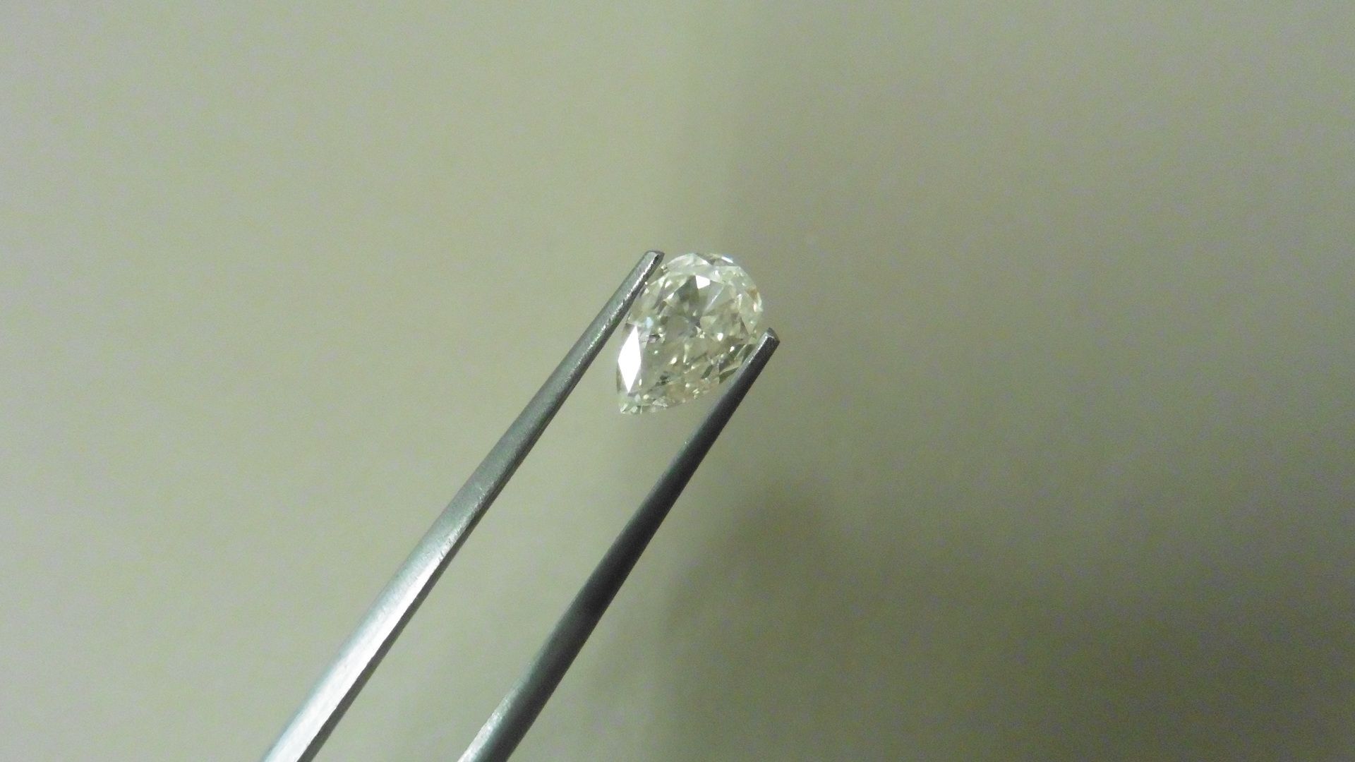 1.00ct pear shaped diamond, loose stone. J colour and I1 clarity. 8.85 x 5.93 x 2.72mm. IGI