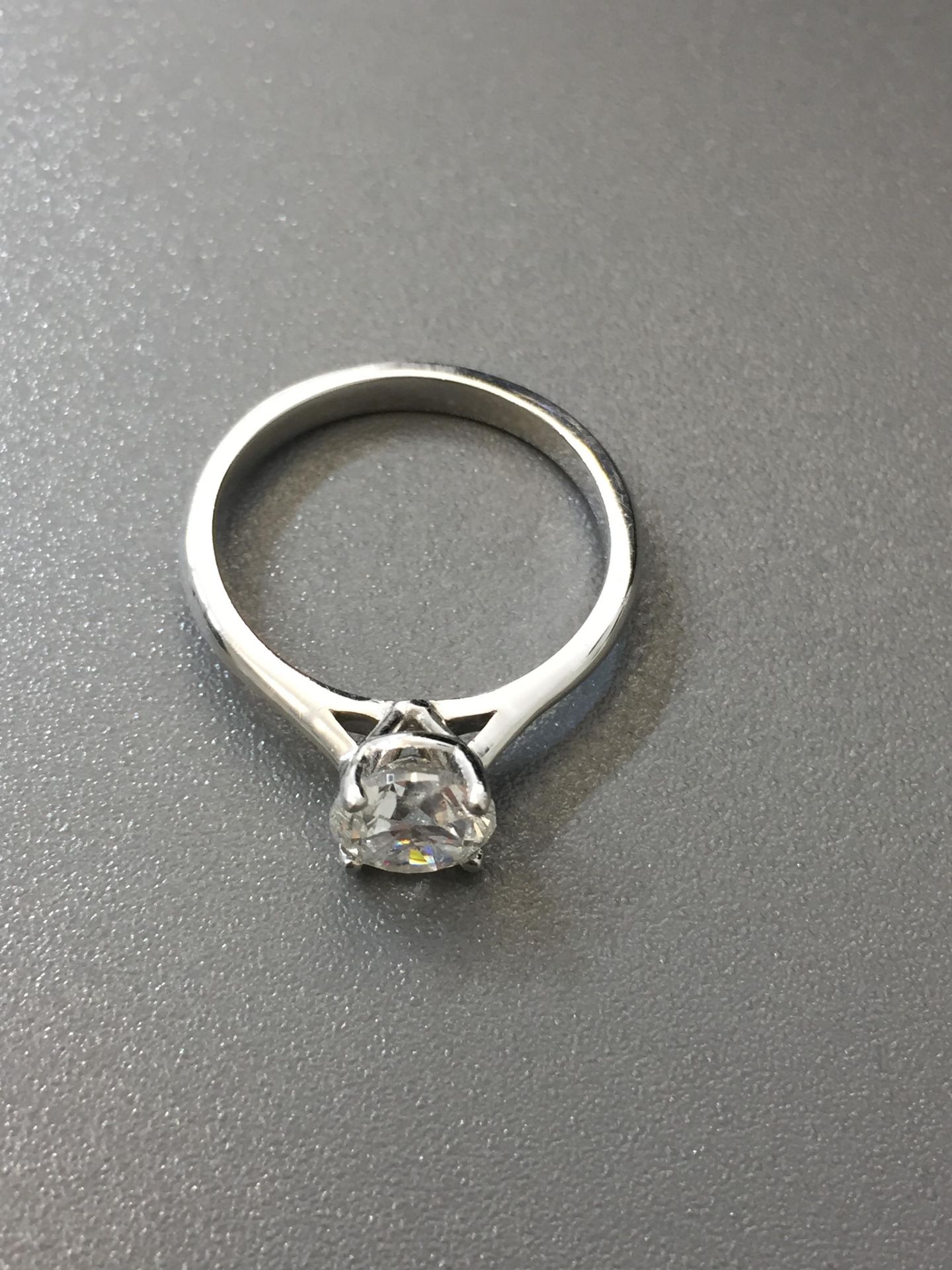 1.01ct diamond solitaire ring set in 18ct white gold.G colour diamond Internally flawless natural - Image 2 of 3
