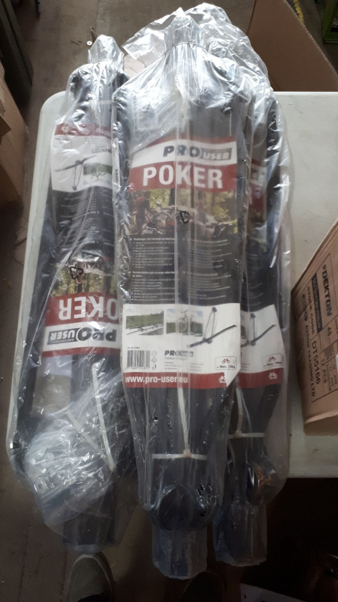 Brand new and sealed bike carrier, pro user poker model, for mounting on roof racks