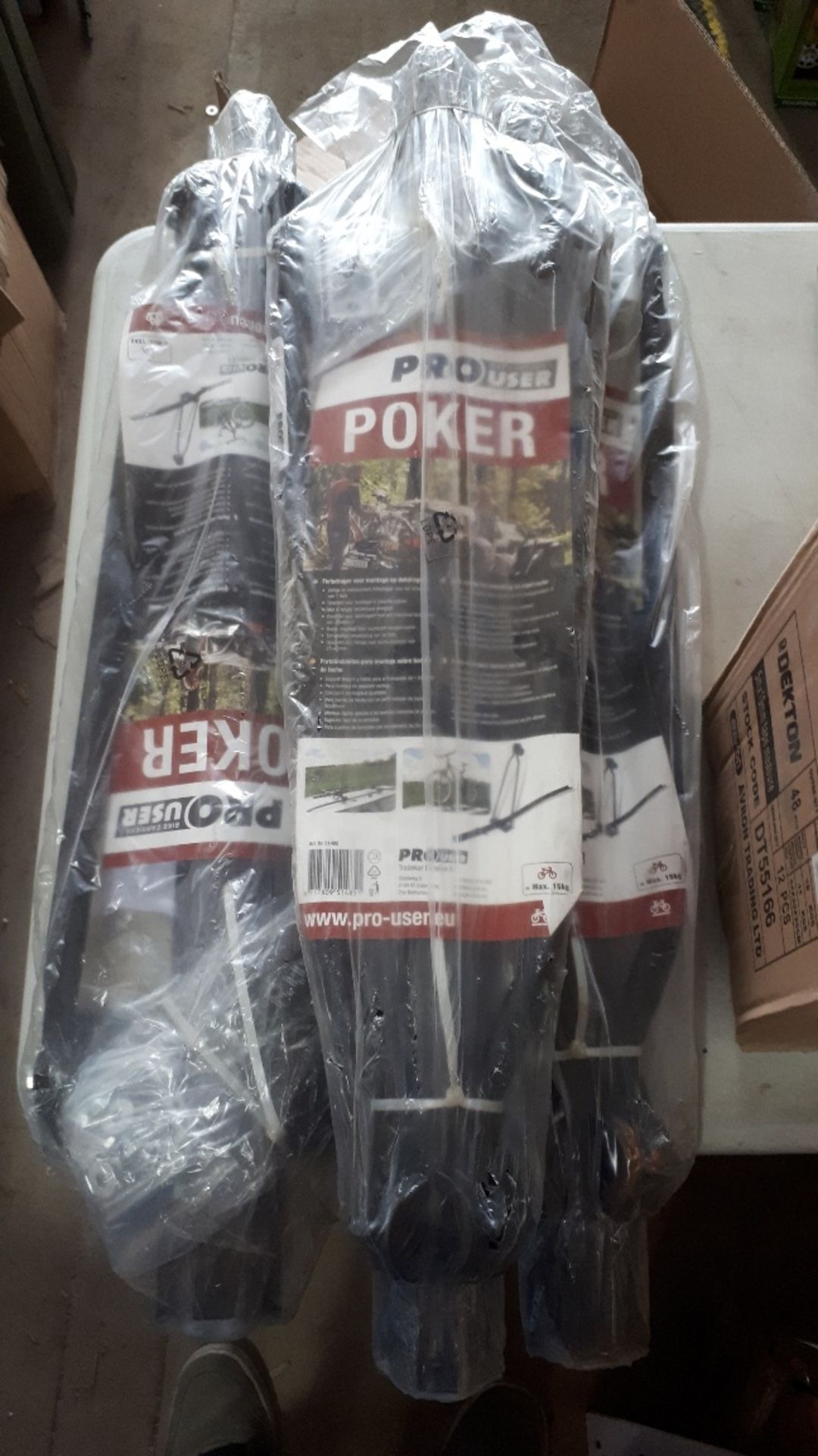 Brand new and sealed bike carrier, pro user poker model, for mounting on roof racks