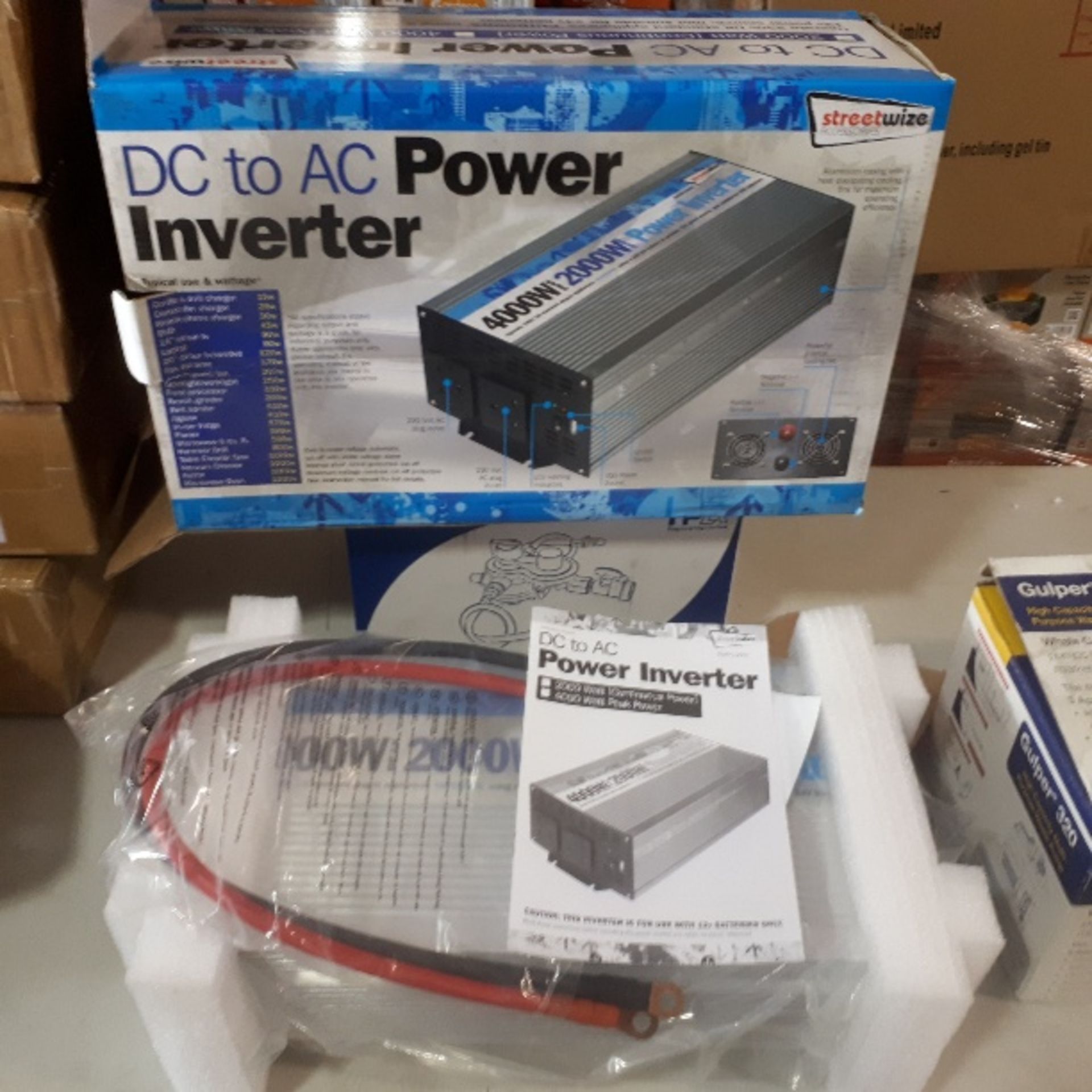 Streetwise Accessories 4000watt DC to AC power inverter - Image 2 of 2