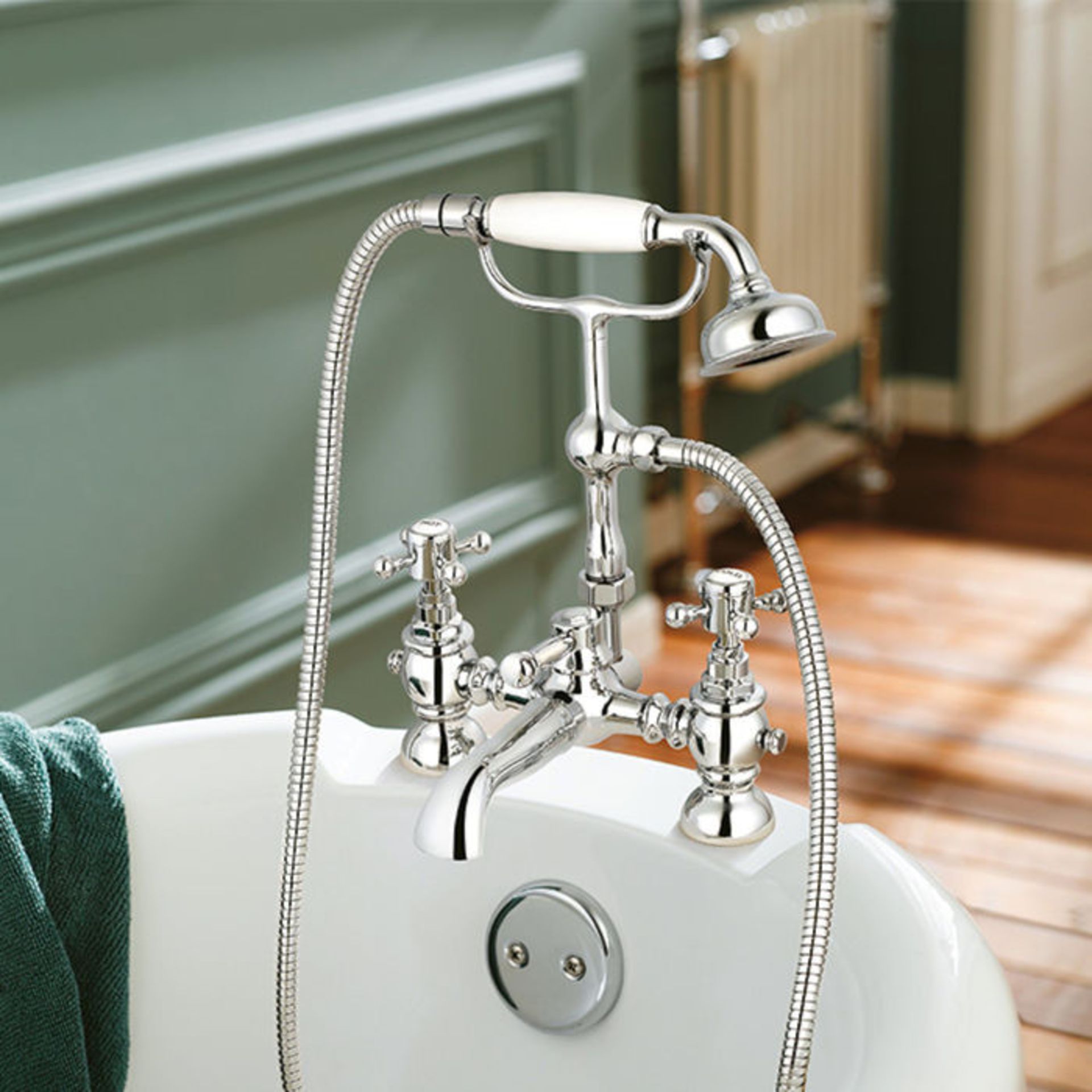 (PT222) Cambridge Bath Shower Mixer - Traditional Tap with Handheld Shower We love this because it