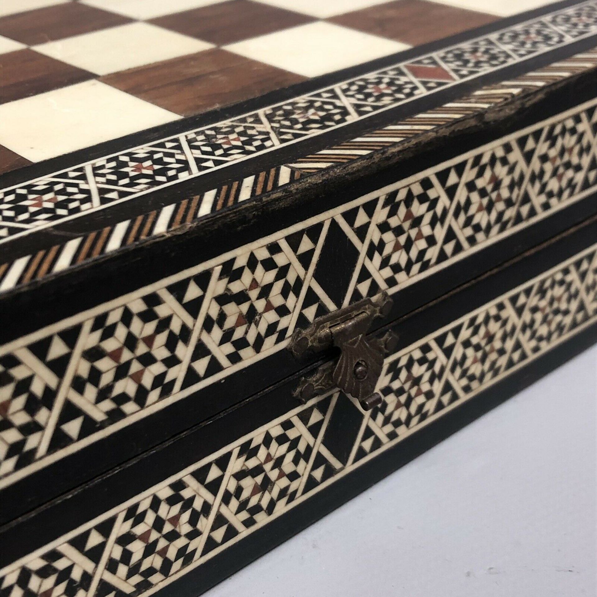 Lovely Antique Syrian Marquetry Mosaic Inlaid Folding Chess Box Backgammon Box - Image 6 of 8