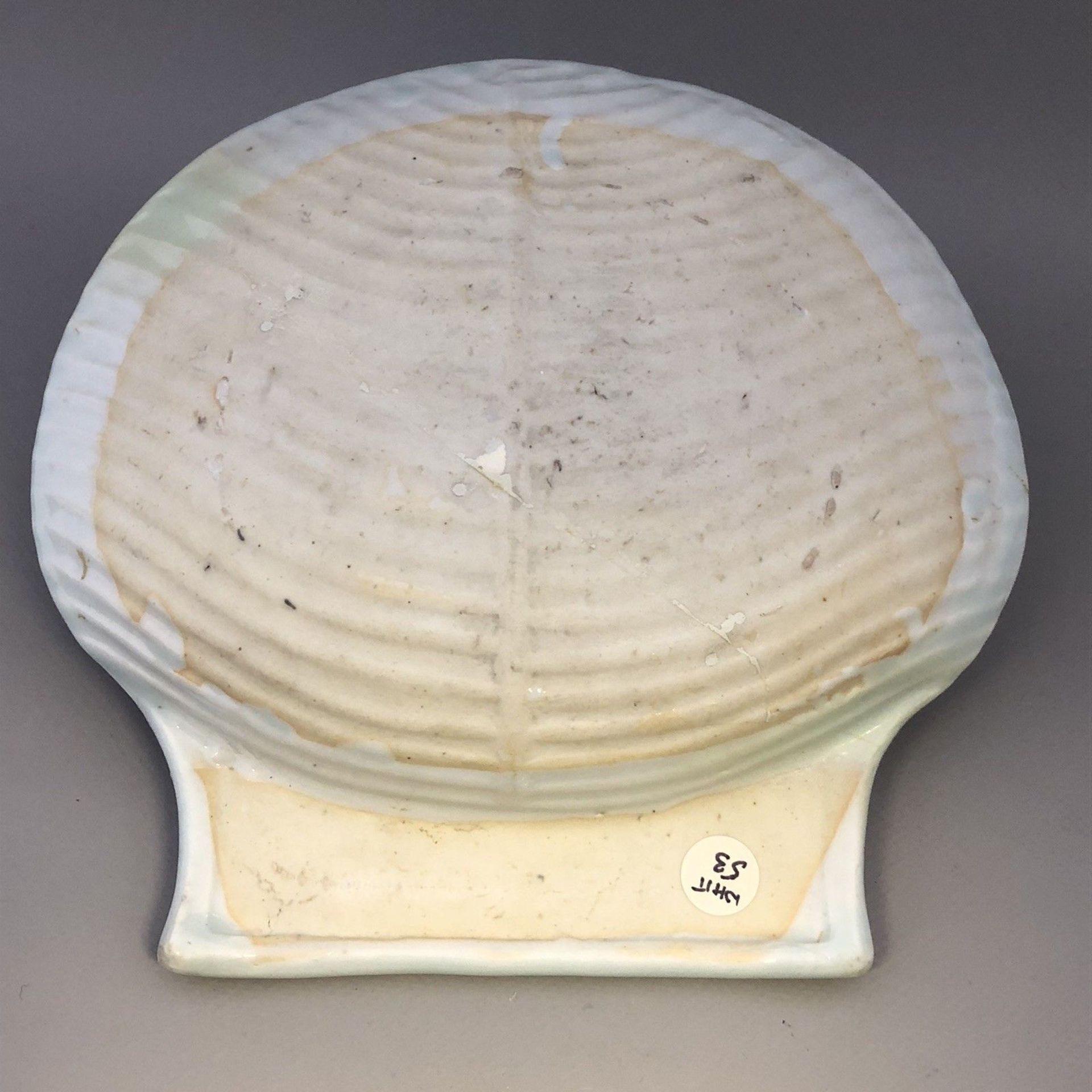 Antique Chinese imari ribbed shell scallop shape dish, early Qianlong (1736-95) - Image 2 of 8