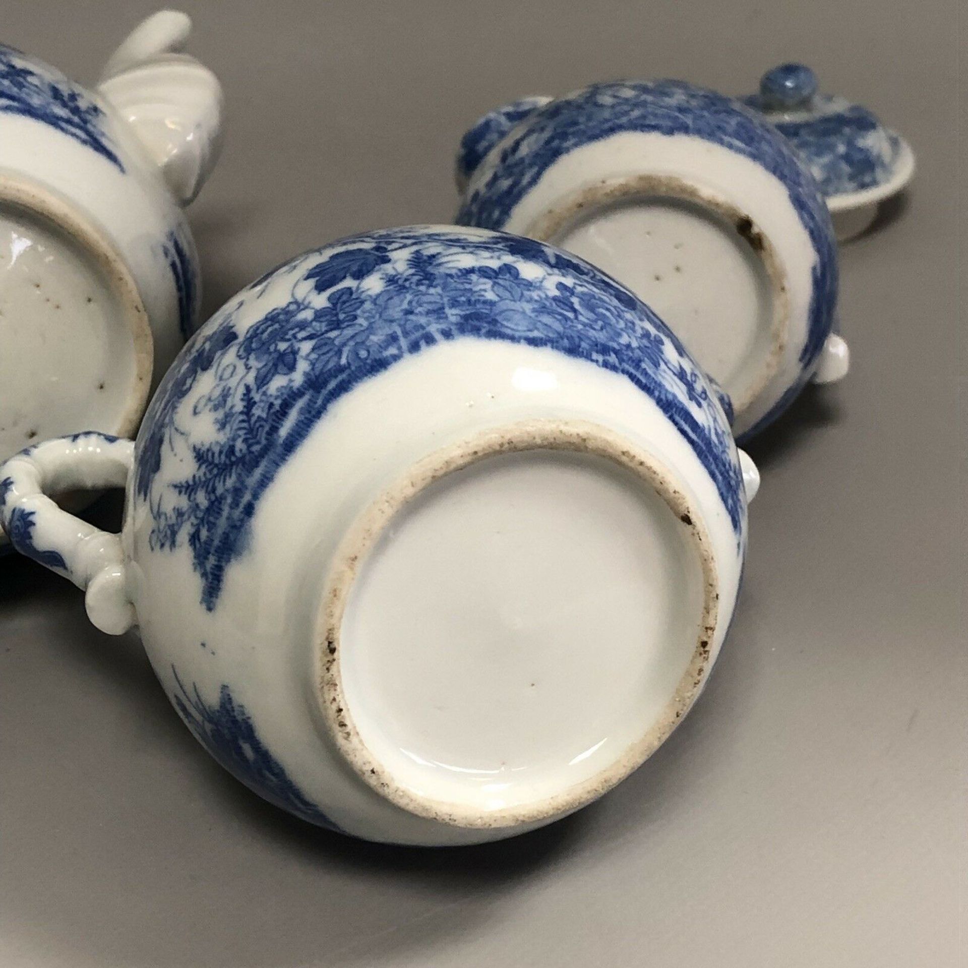 Japanese Meiji Seto Ware Blue & White Porcelain Three Piece Bachelor's Tea Set - Image 5 of 11