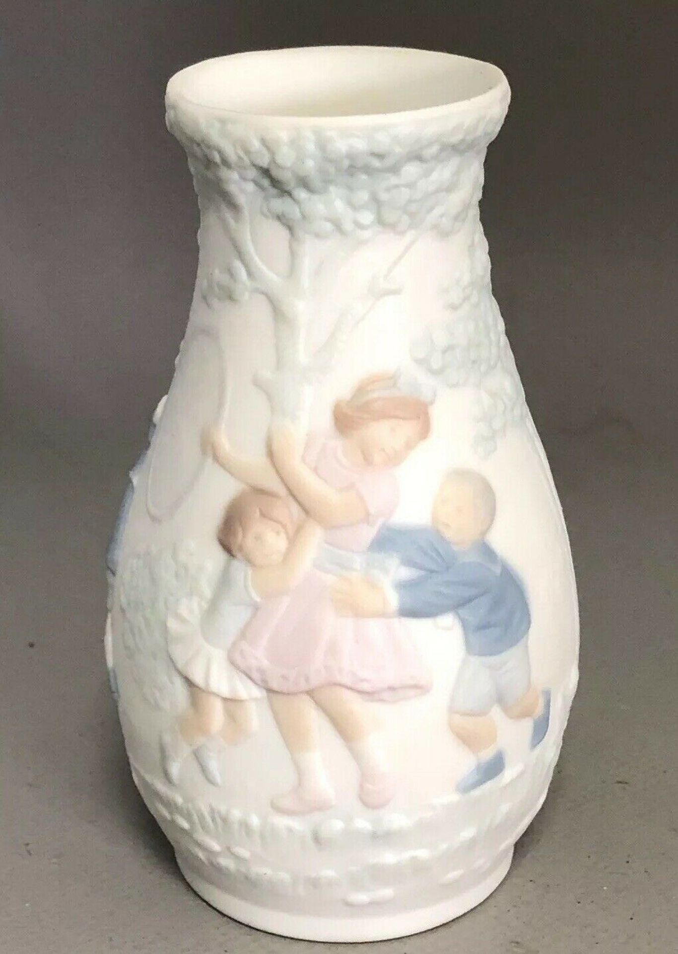 Lladro Miniatures Vase - Children Playing in Park 5258 - Retired 1988