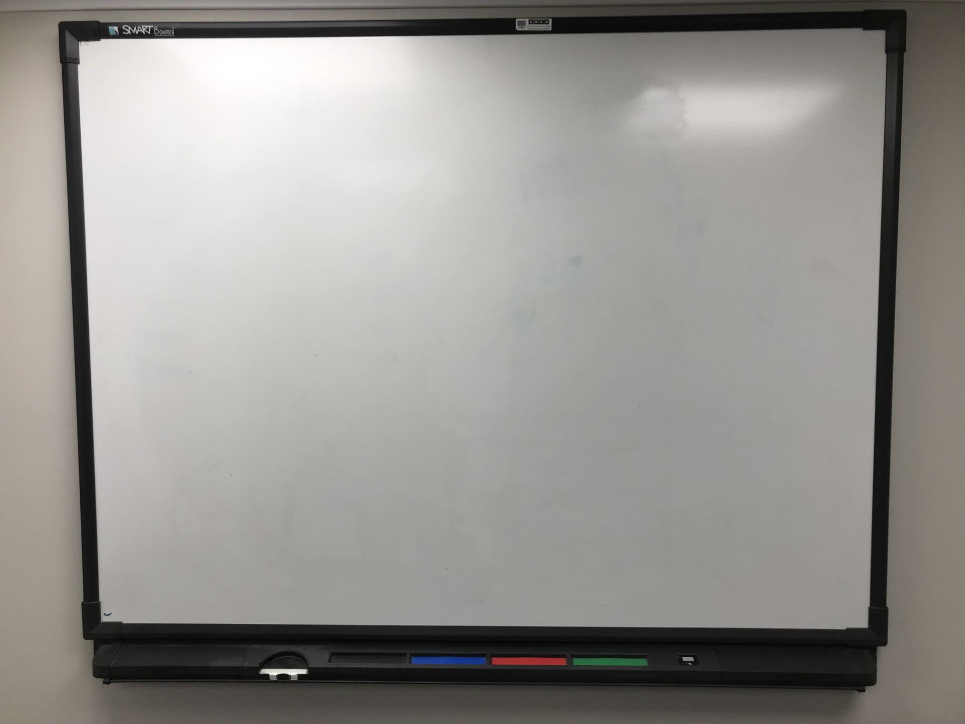 3 x SMART Boards and Accessories - High end manufacturer - Image 2 of 3