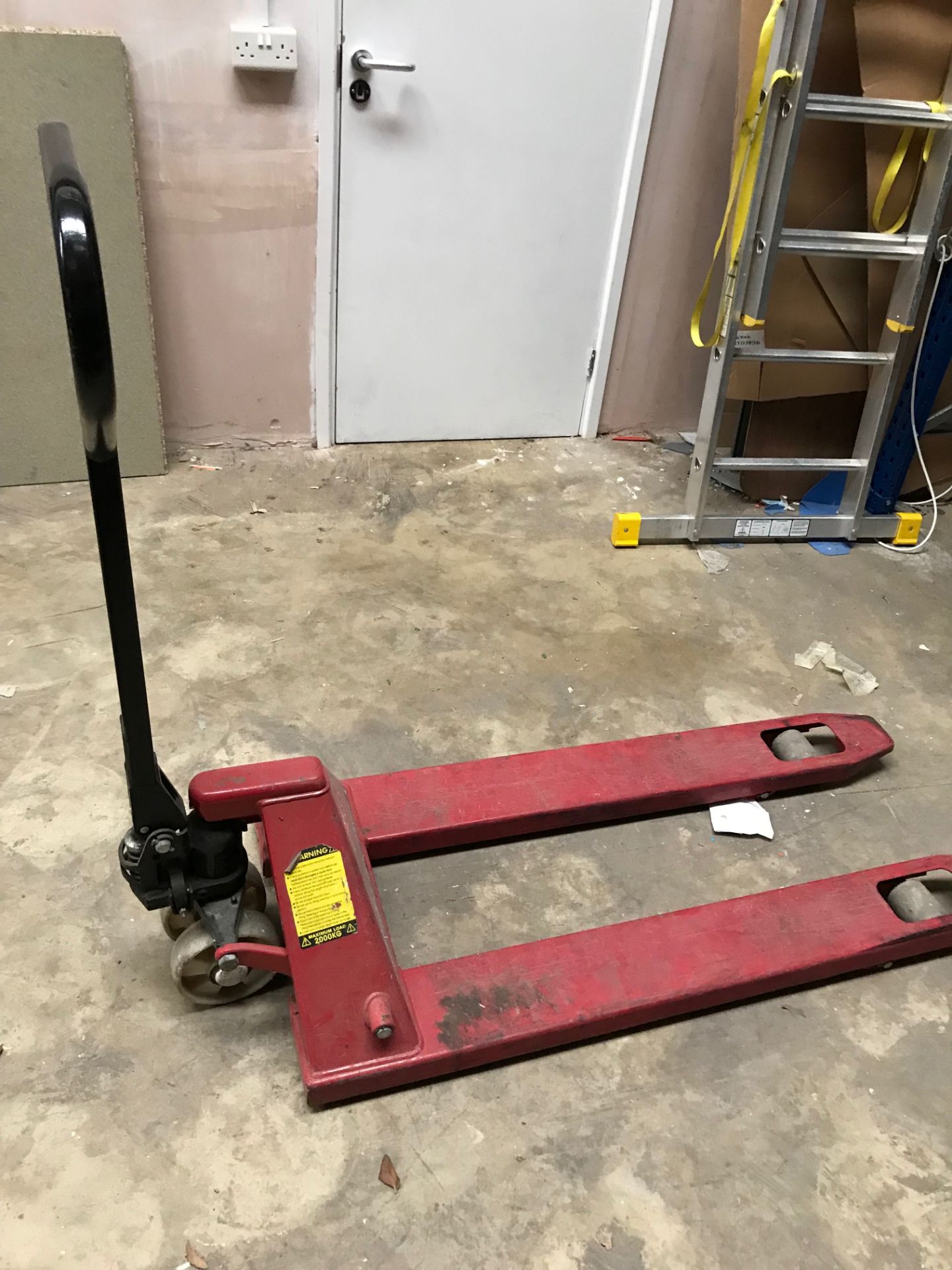 Pallet Truck - 2 tonne Max Lift - Image 3 of 4