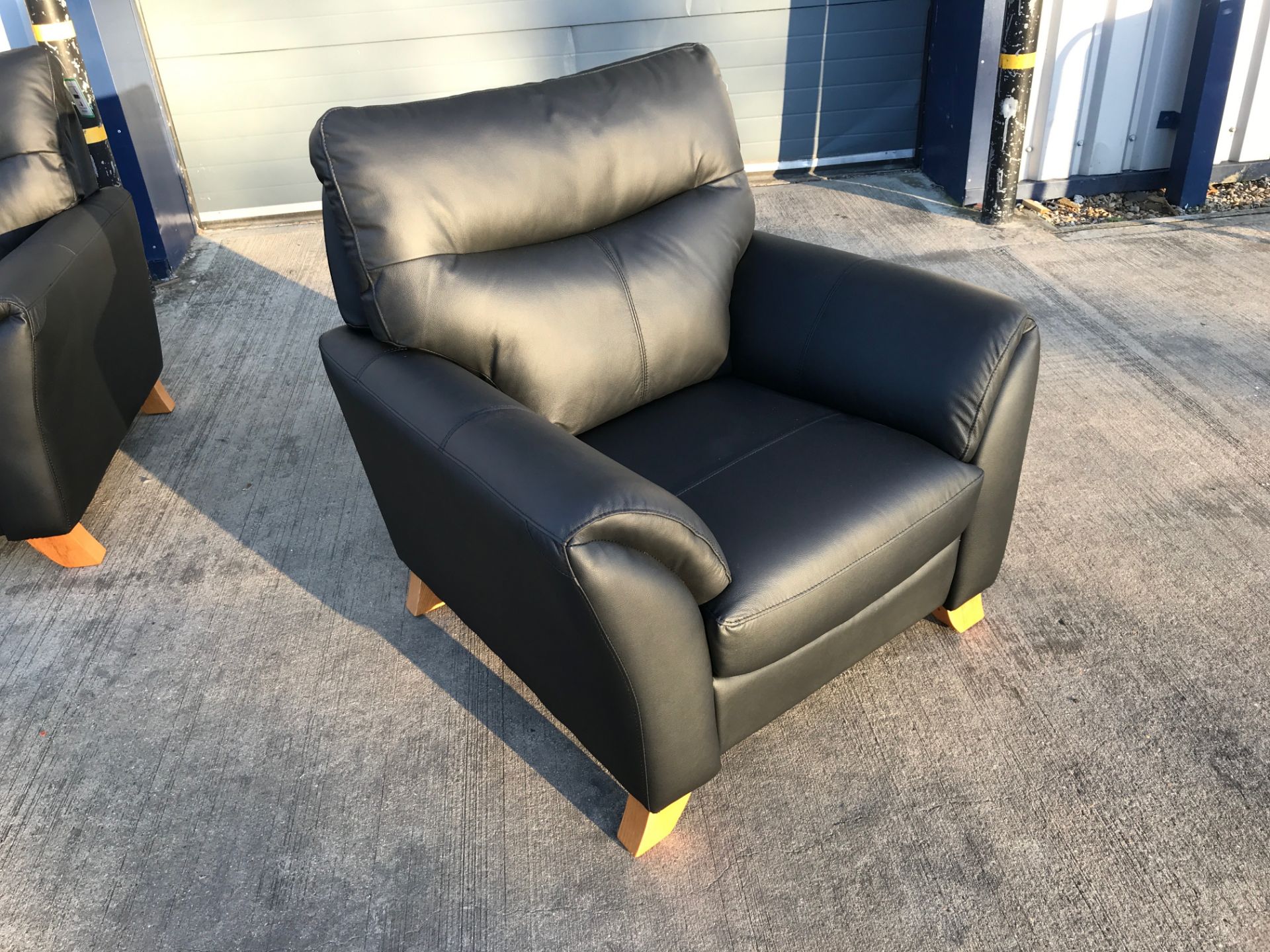 Cottesmore BLACK Single Seat Real Leather Chair - No Reserve - Image 2 of 6