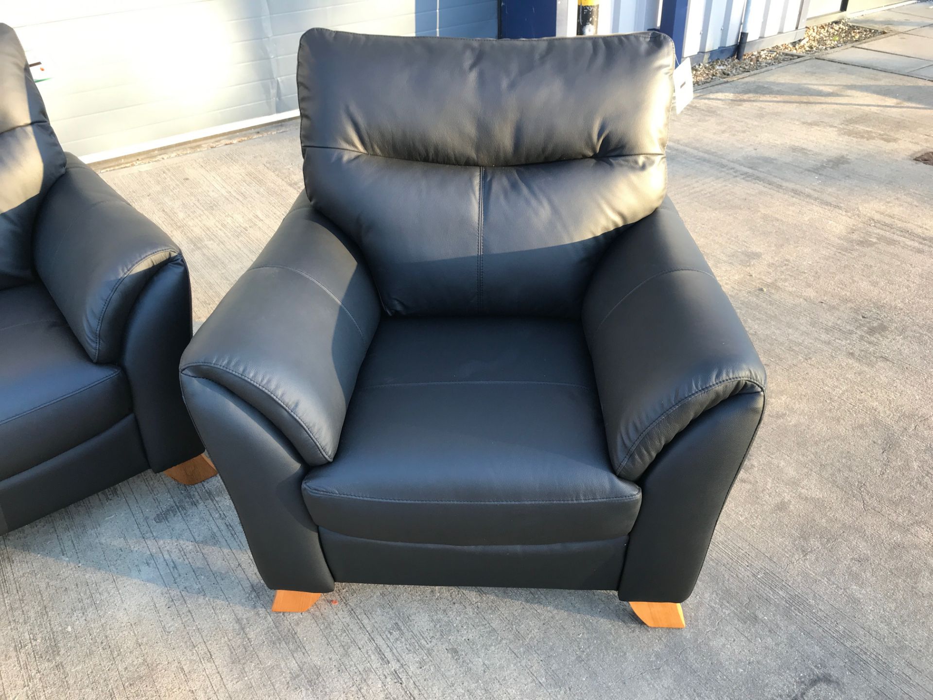 Cottesmore BLACK Single Seat Real Leather Chair - No Reserve