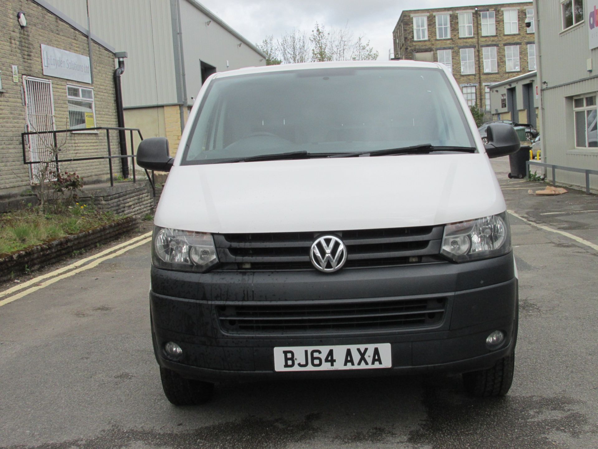 2014 VOLKSWAGEN TRANSPORTER T30 SWB DIESEL 2.0 TDI BlueMotion Tech 114PS Startline Van - Image 2 of 17