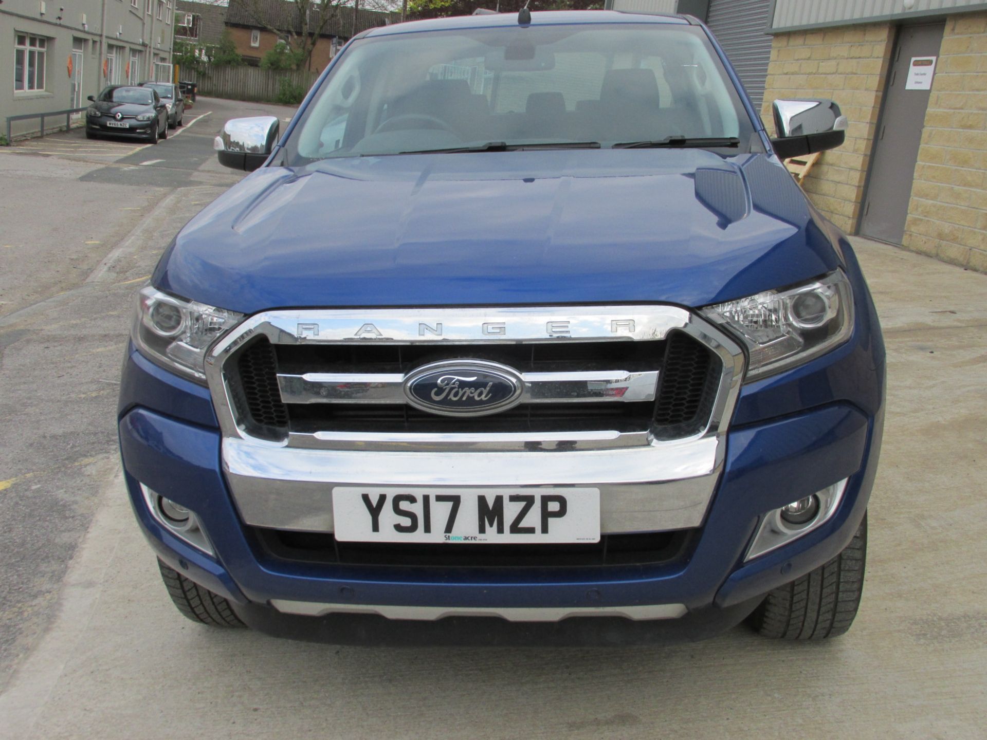 2017 FORD RANGER DIESEL Pick Up Double Cab Limited 2 3.2 TDCi 200 Auto (47774 miles) - Image 7 of 17