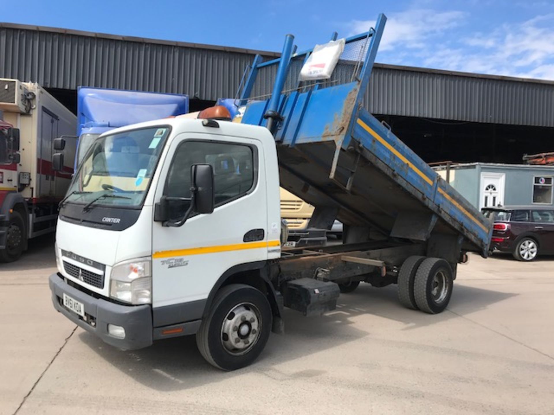 2012 Mitsubishi Canter 7C18 Tipper - Bild 2 aus 10