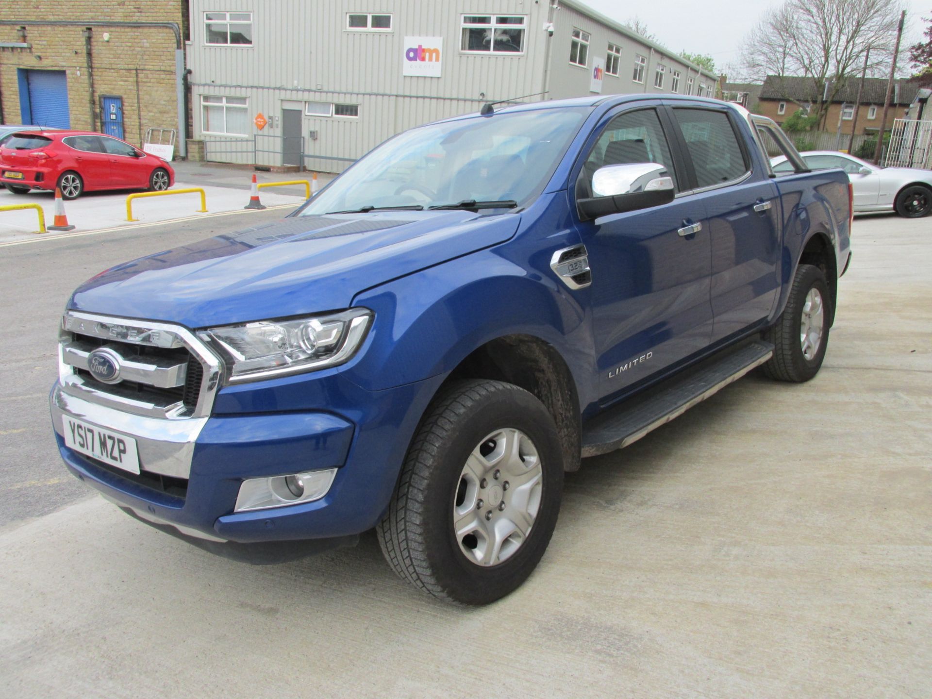 2017 FORD RANGER DIESEL Pick Up Double Cab Limited 2 3.2 TDCi 200 Auto (47774 miles) - Image 6 of 17