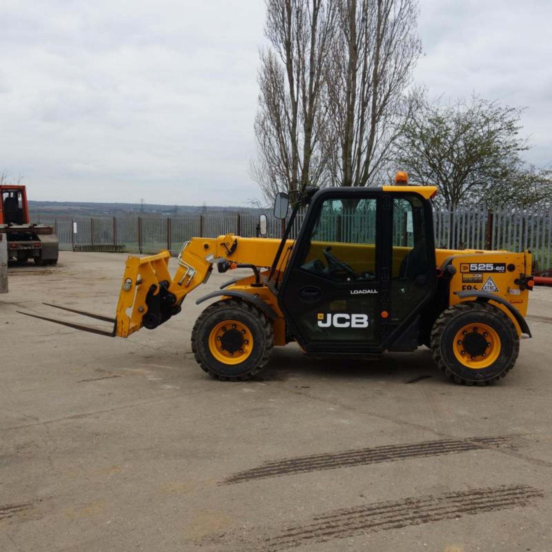 2018 JCB 525-60 HI-VIZ Telehandler - Image 2 of 12