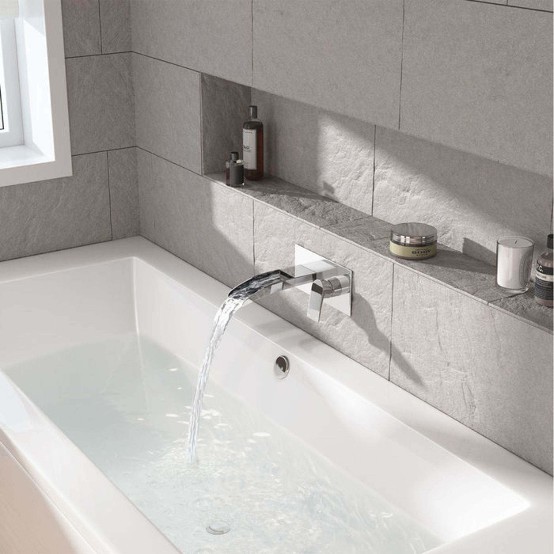 (SM15) Denver Wall Mounted Waterfall Bath Filler. Chrome Plated Solid Brass Mixer cartridge - Image 3 of 3