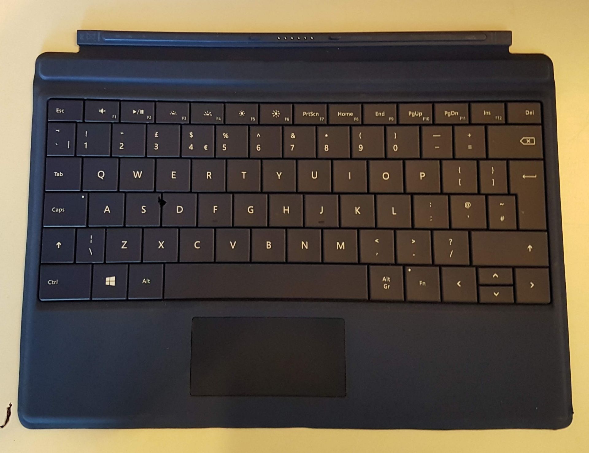 Microsoft Surface Pro Type Cover RRP £149.99 Customer Returns