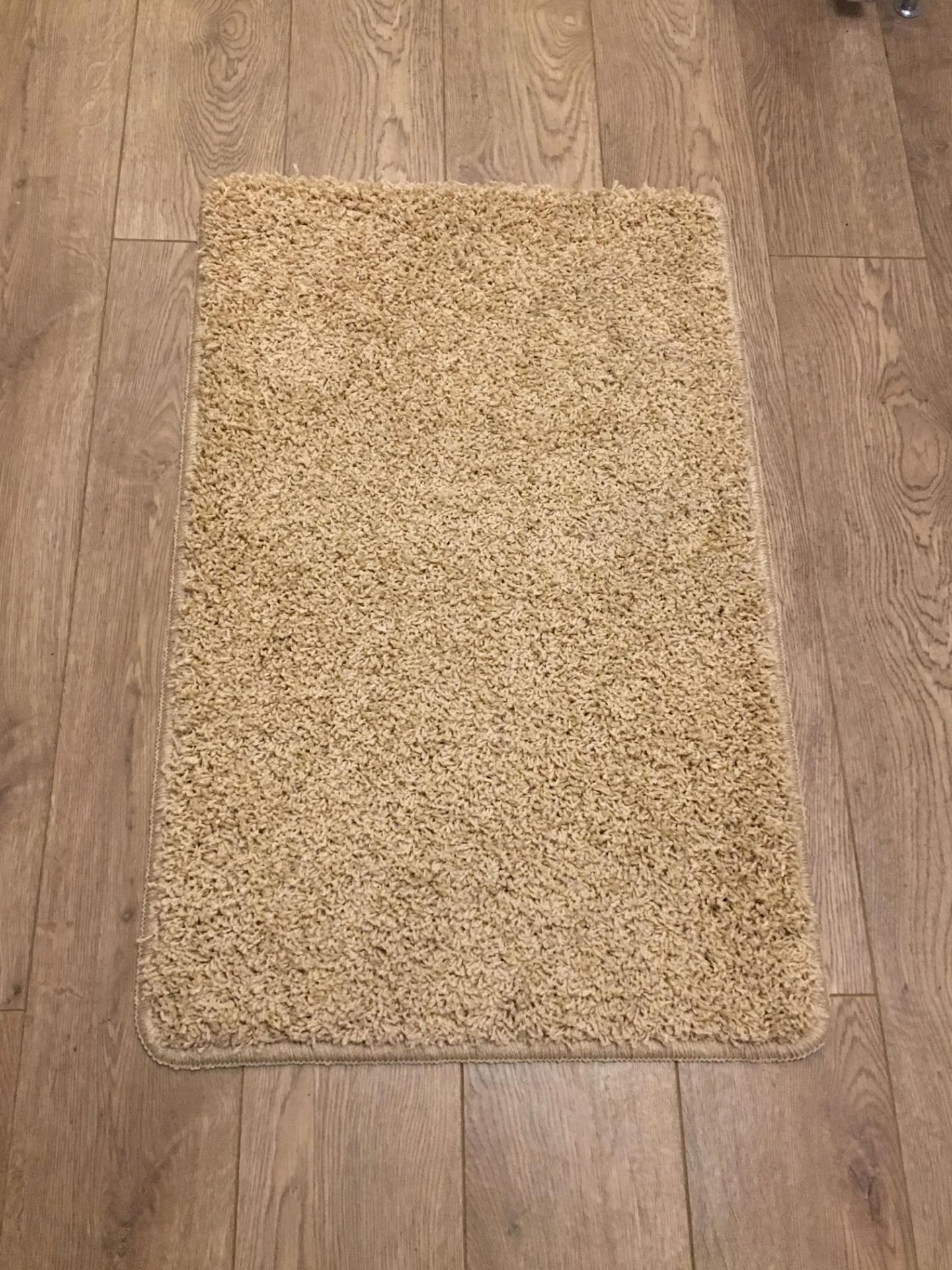 30x Husky Luxury Shaggy Pile Rug (50cm x 80cm)