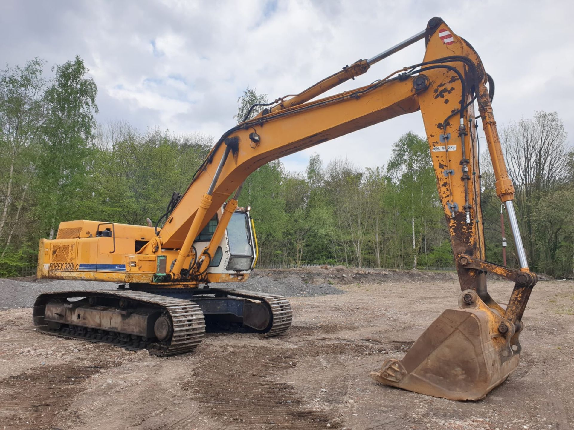 Hyundai Robex 320 Excavator - Image 2 of 2