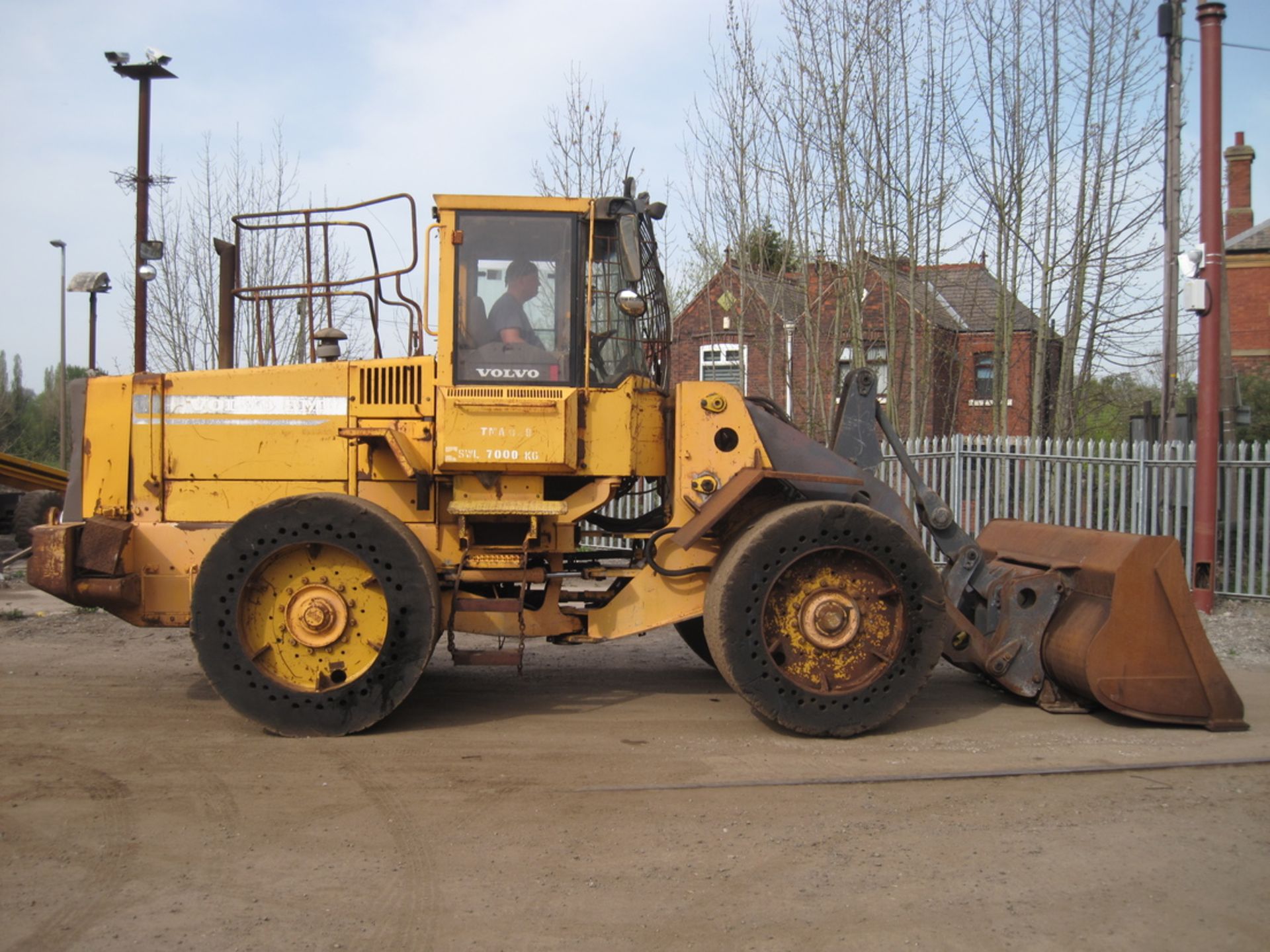 Volvo L90D Loading Shovel - Image 2 of 2