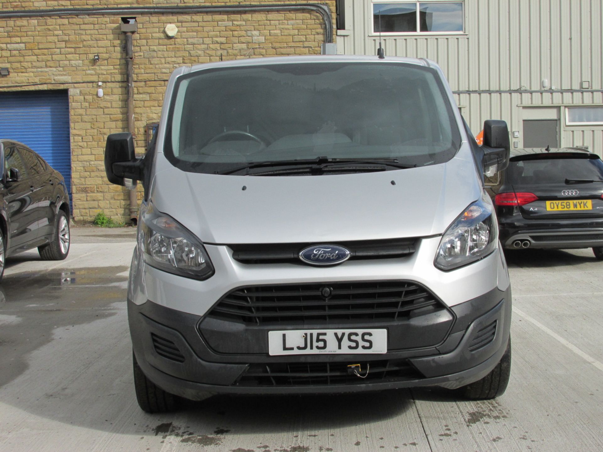 2015 Ford Transit Custom 330 L1 Diesel FWD 2.2 TDCI 125PS Low Roof Van - Image 3 of 15