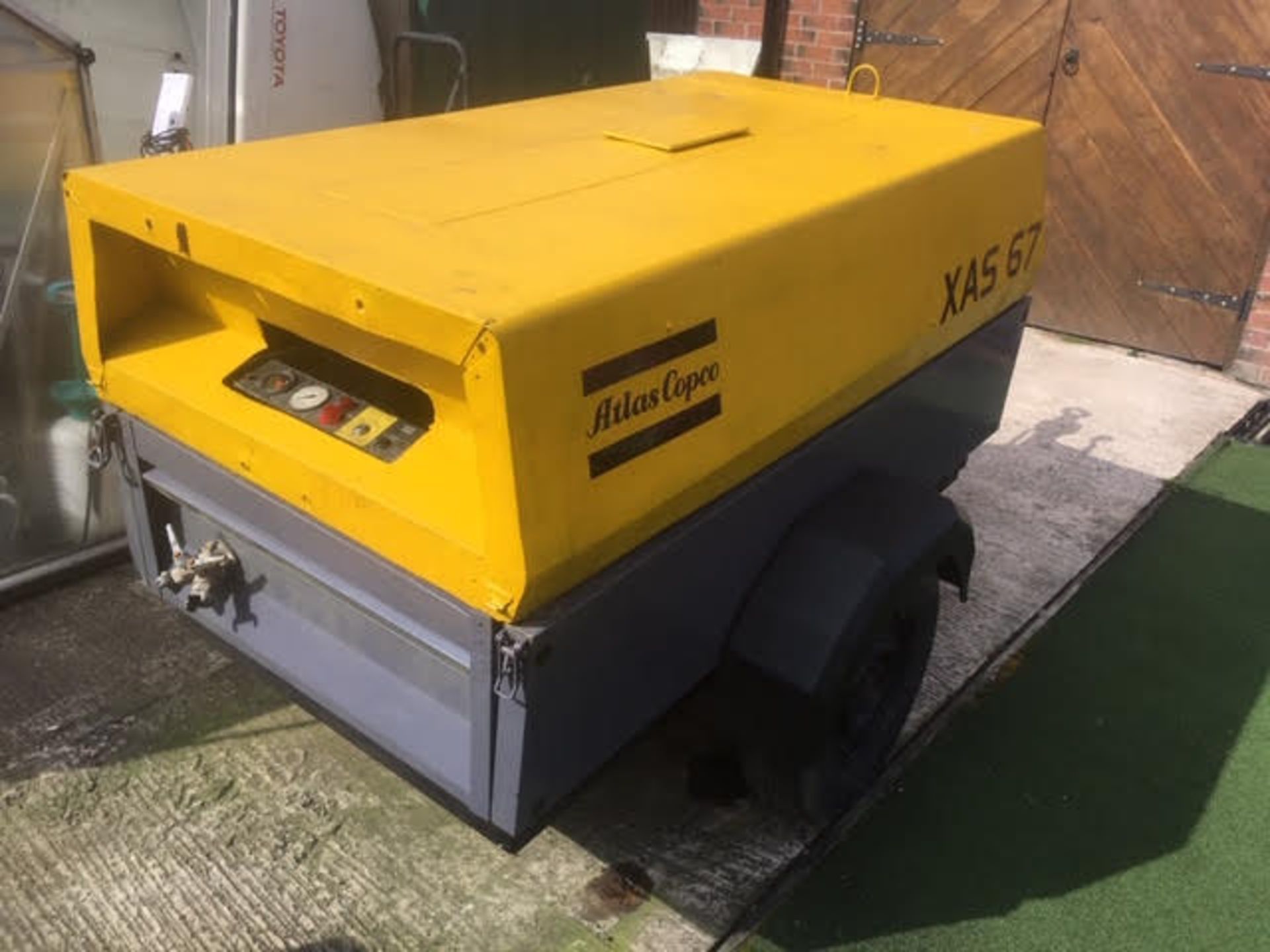 Atlas Copco XAS 67 130 CFM - Image 2 of 11