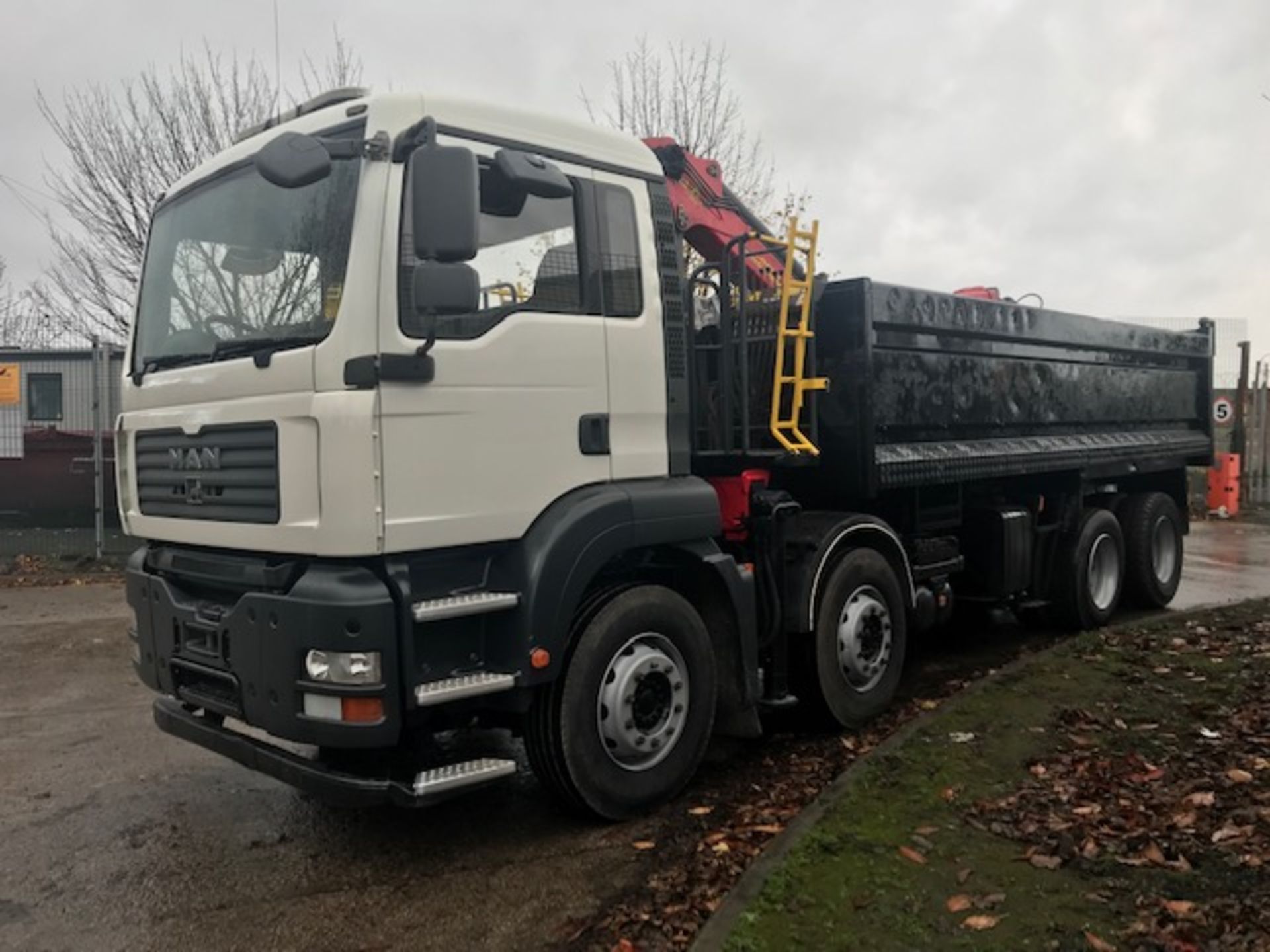 MAN TGA 32.360 Tipper Grab - Image 5 of 29