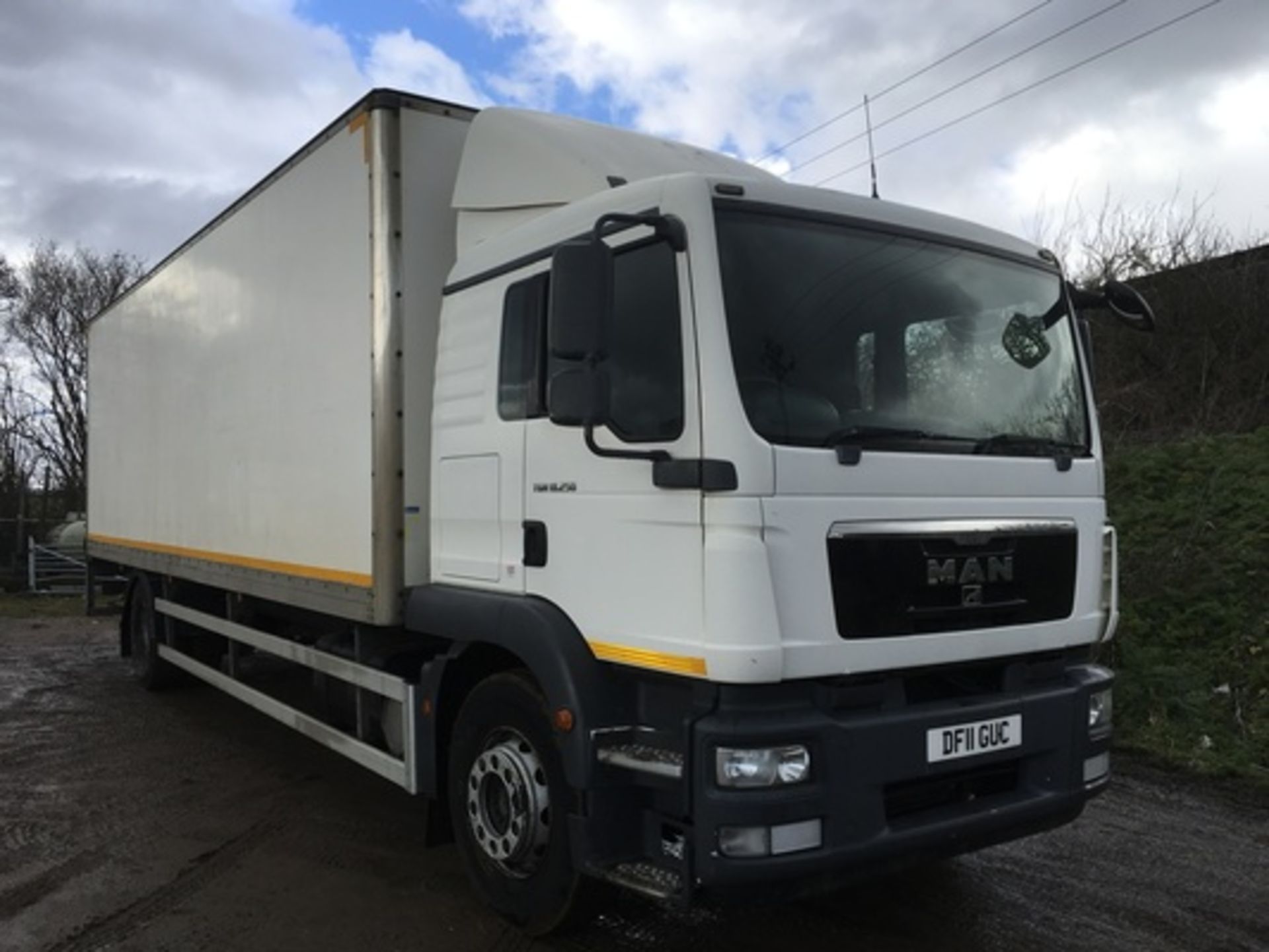 man tgm 26.290, 28 ft box with clm tail