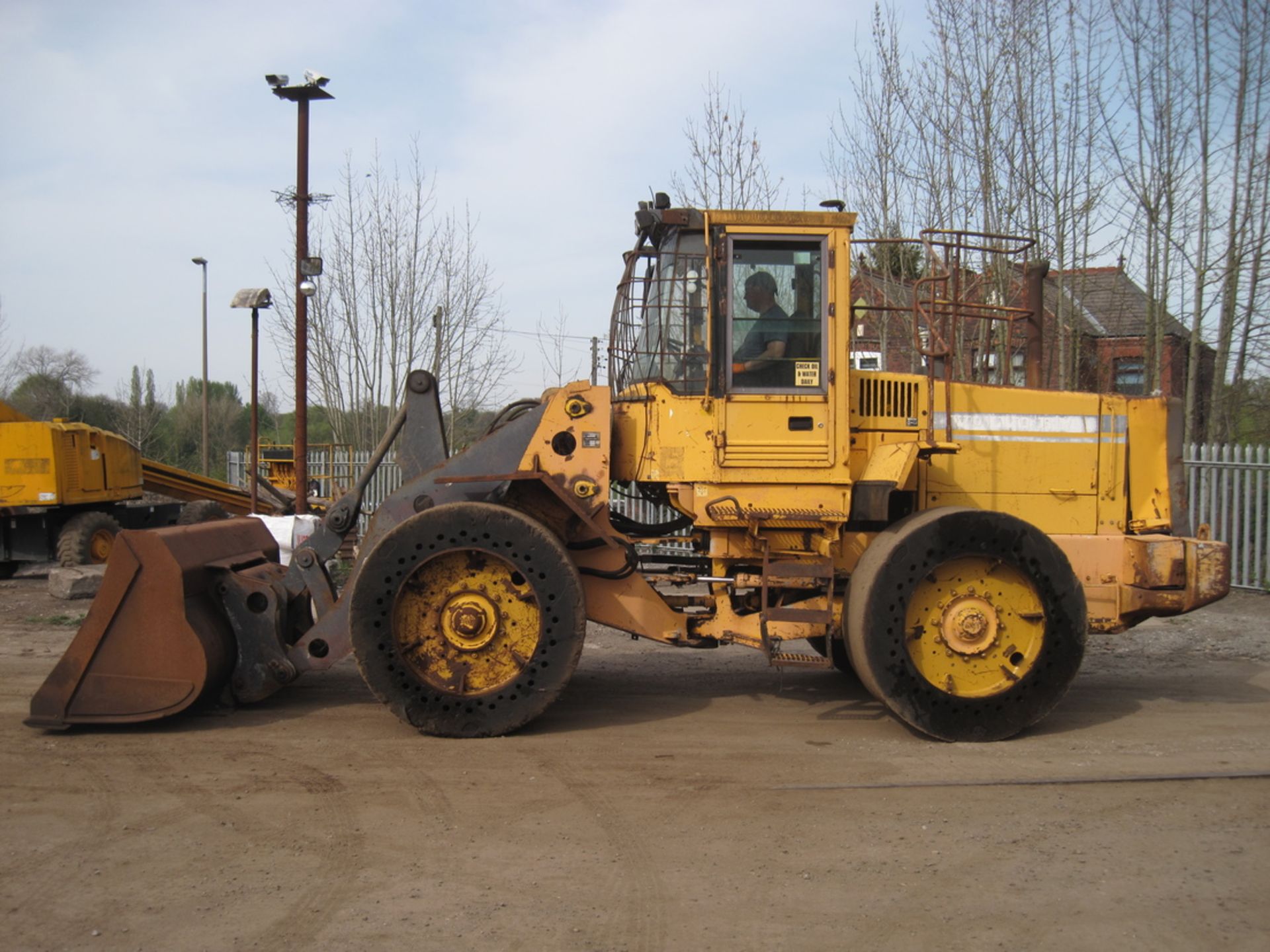 Volvo L90D Loading Shovel