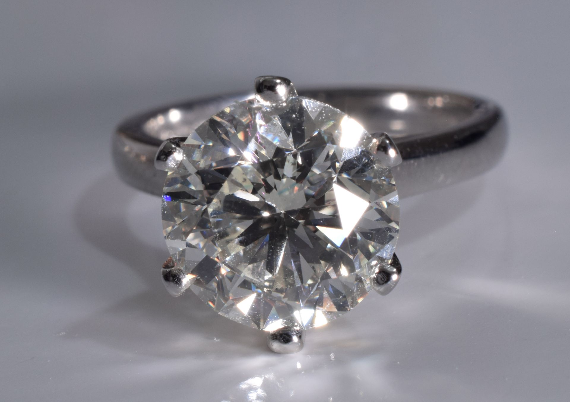 4.33 Carat Diamond Engagement ring - Image 7 of 7