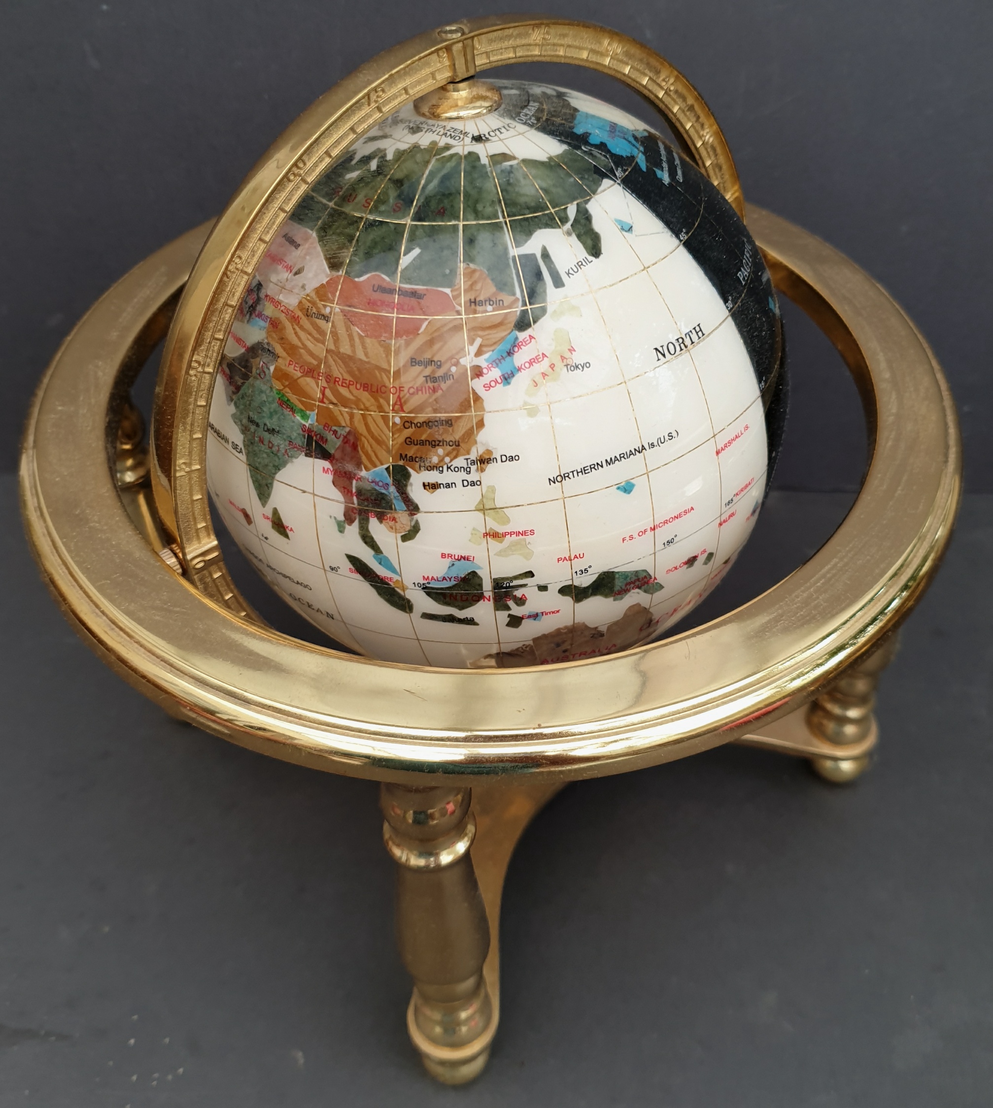 Vintage Retro Collectable Globe Inset With Agate on a Blue and White Ground. Sat in a brass - Image 2 of 2