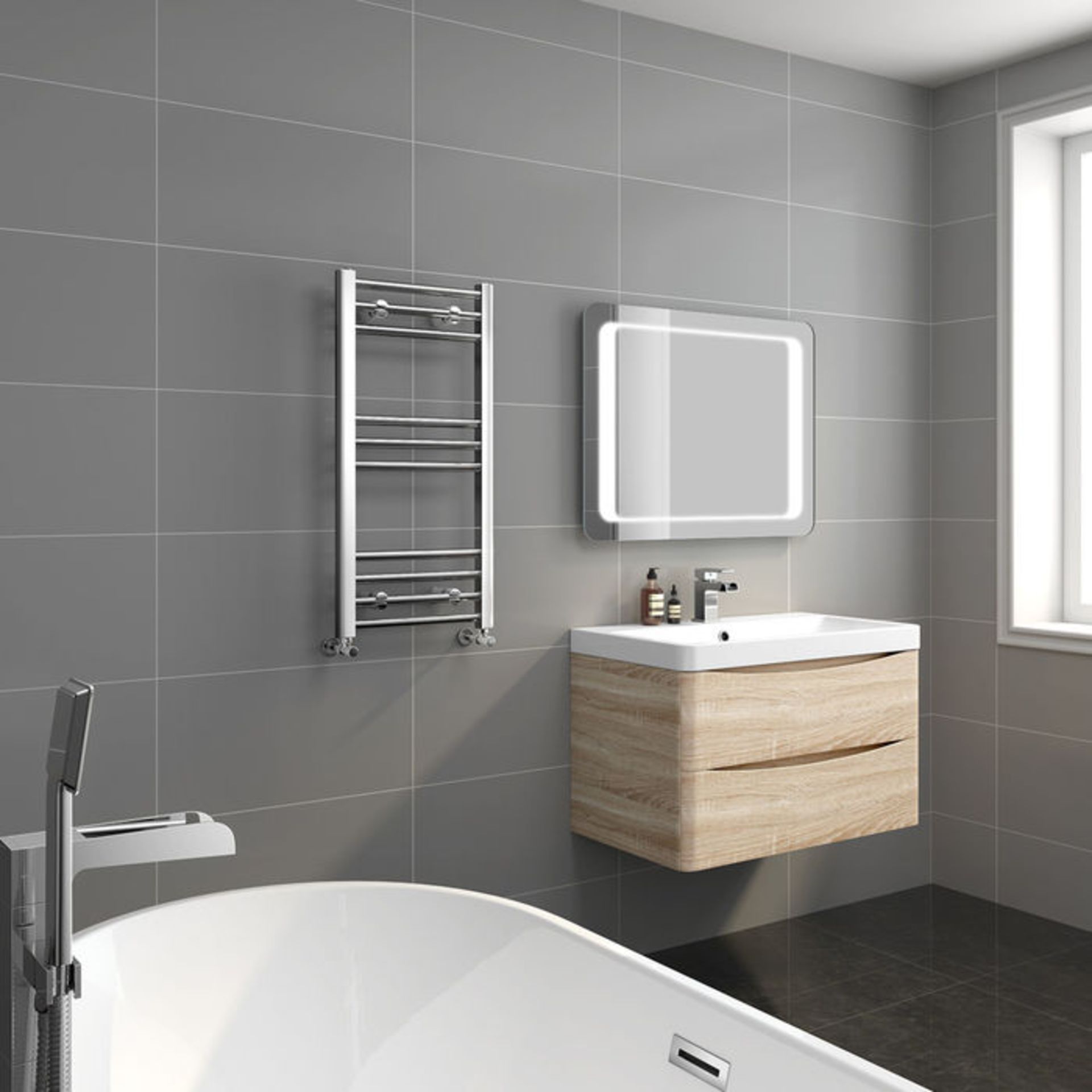 (TY49) 700x400mm - 20mm Tubes - Chrome Heated Straight Rail Ladder Towel Radiator. Low carbon - Bild 2 aus 3