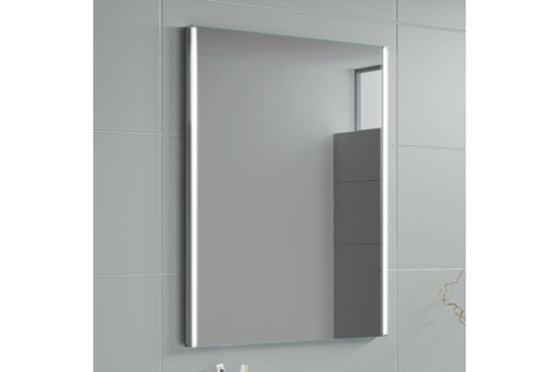 (ZL289) 500x700mm Denver Illuminated LED Mirror - Battery Operated. - Image 5 of 5