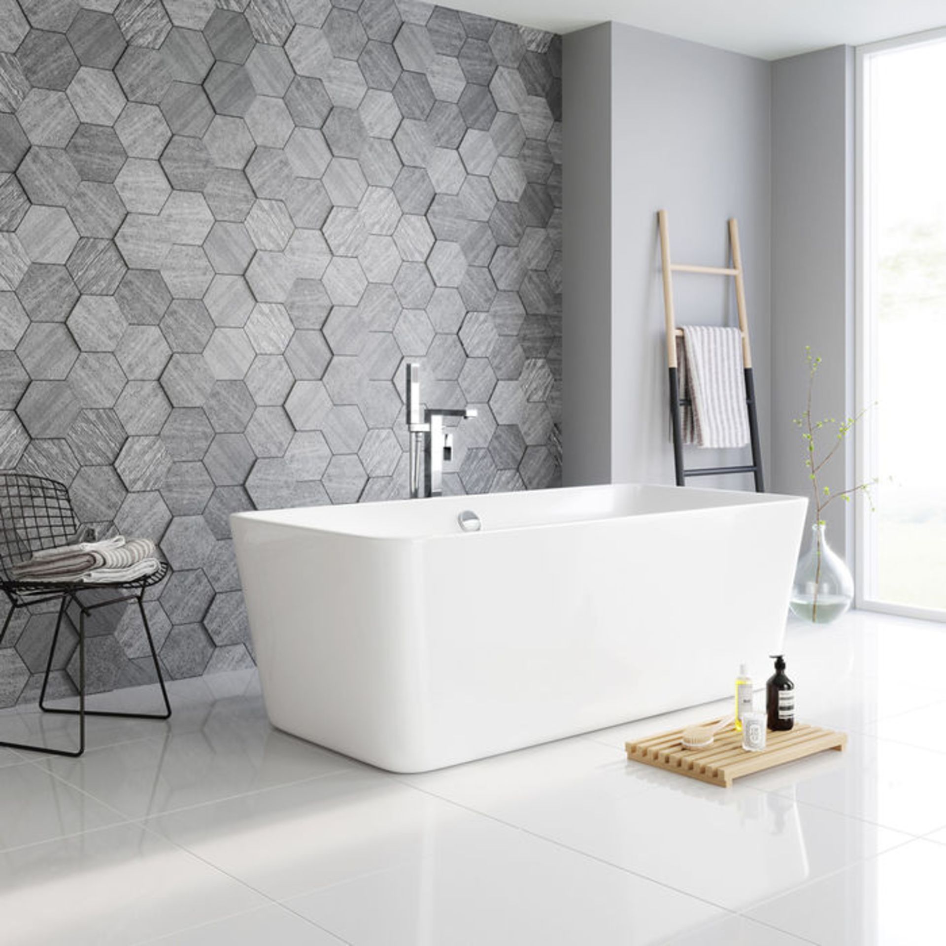 (CS3) 1700mmx845mm Skyla Freestanding Bath. Visually simplistic to suit any bathroom interior - Image 3 of 6