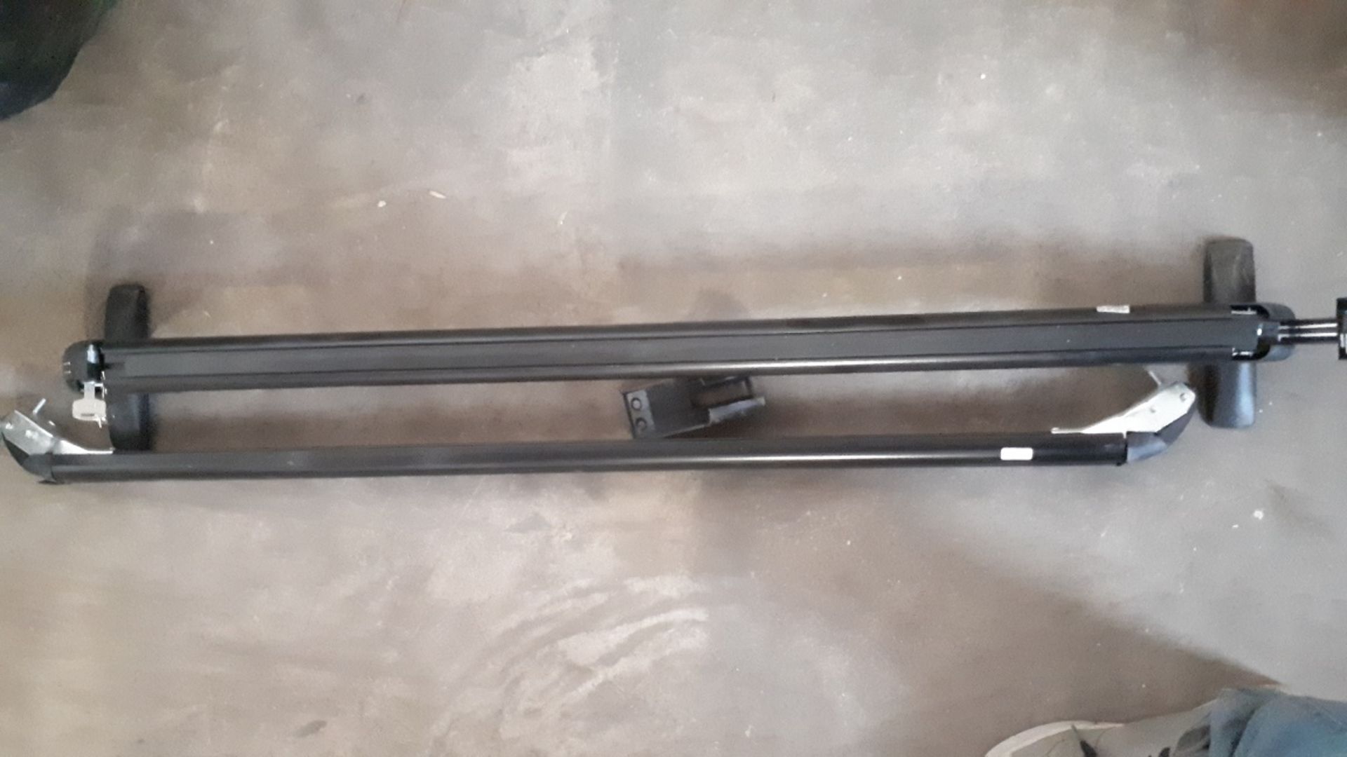 Unknown make or model roof rack as pictured