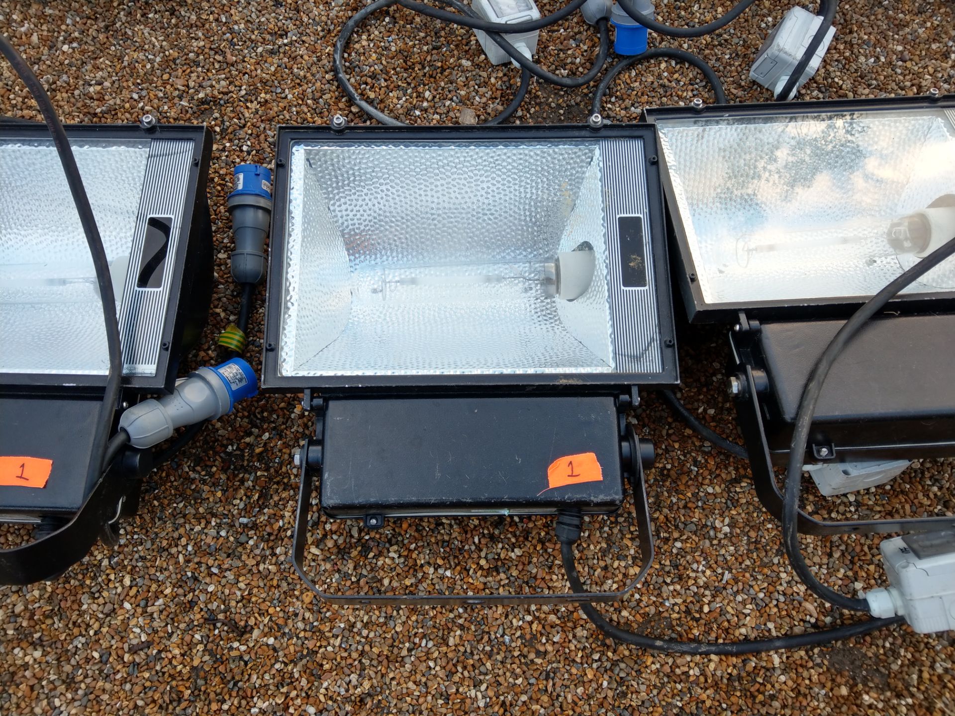 10x 400W sodium/metal Halide floodlights. - Image 2 of 3