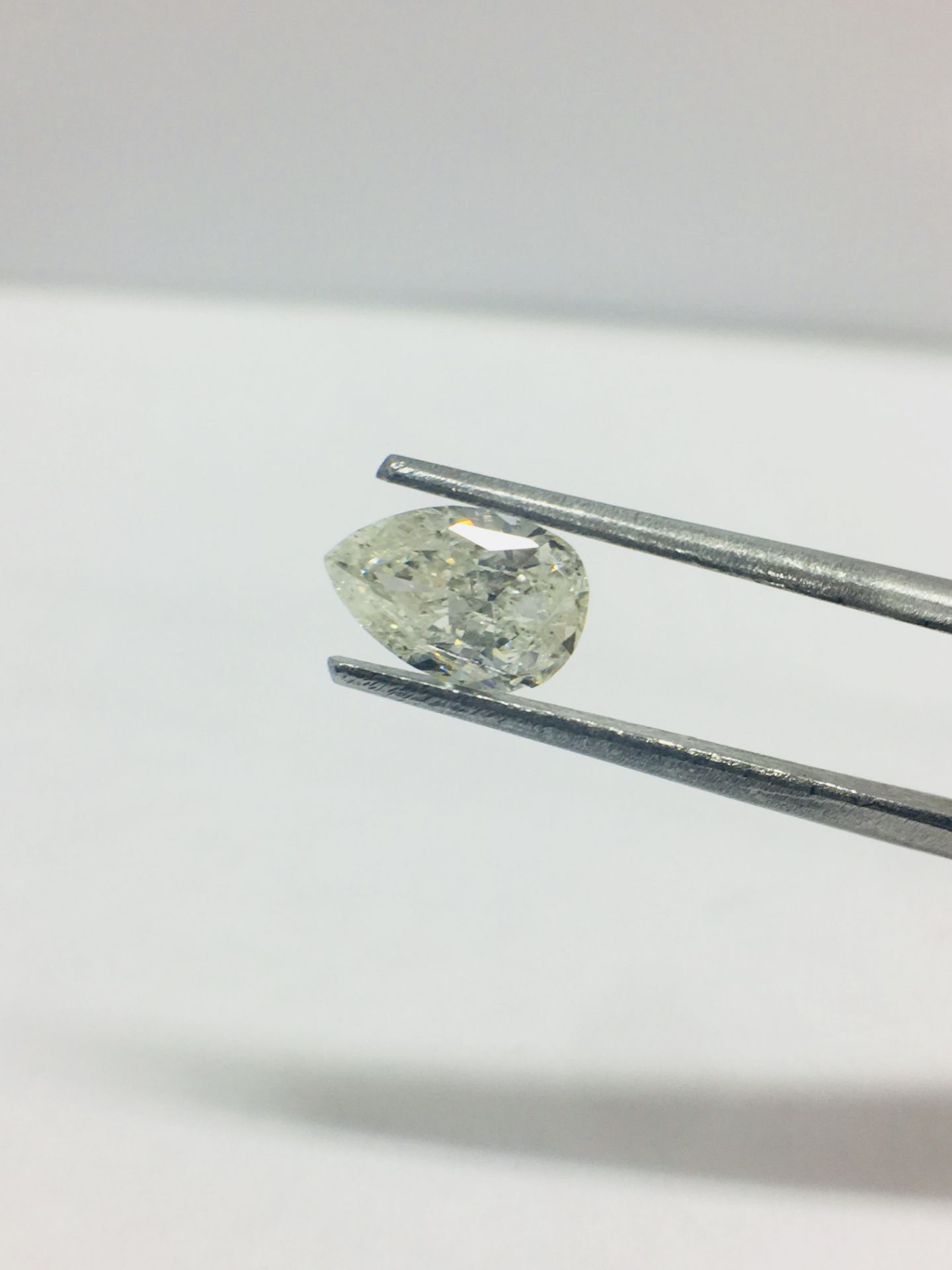 1.00ct Pearshape Natural diamond,I color,si2 clarity ,very good cut,clarity enhanced - Image 3 of 3