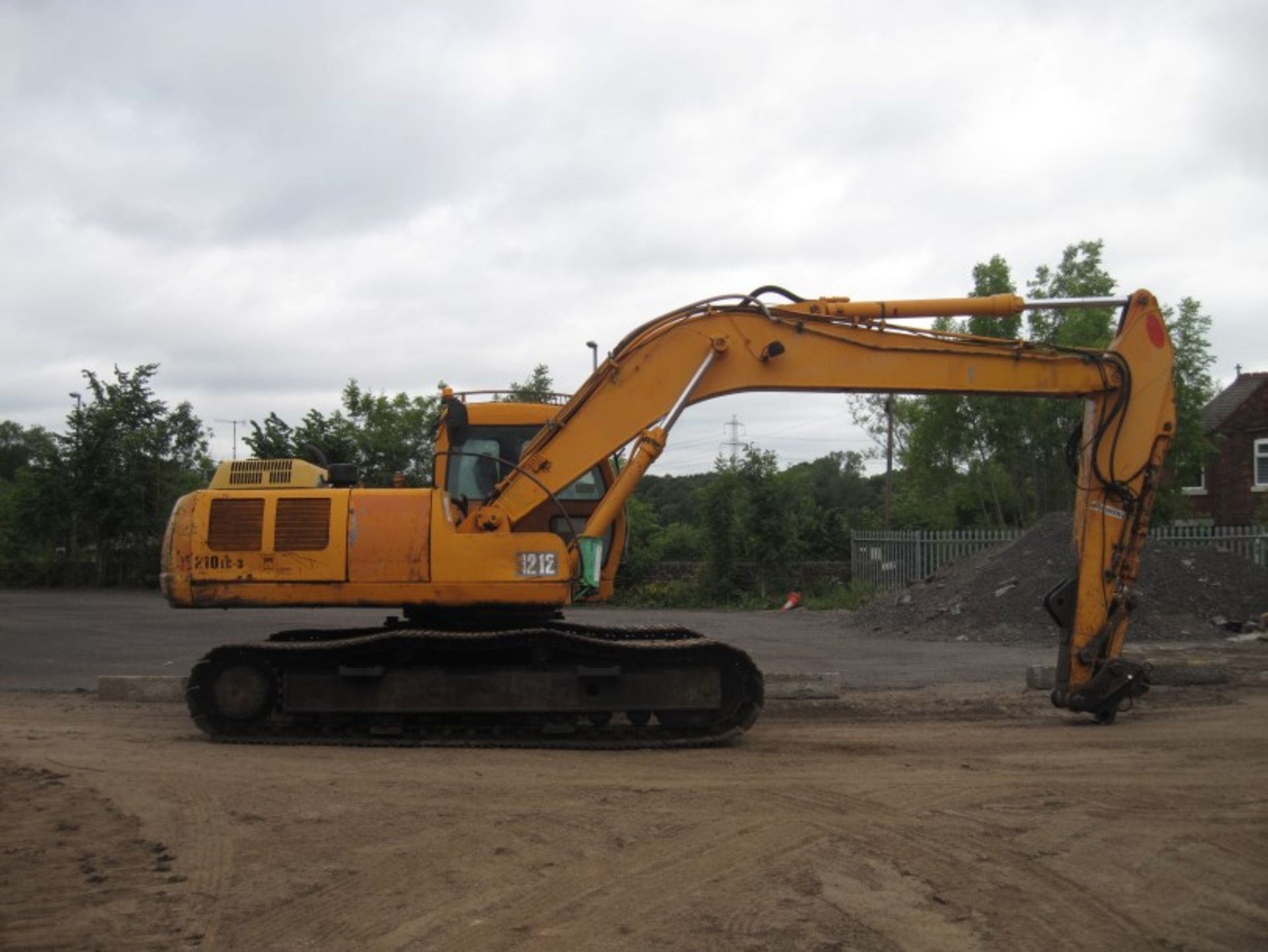 Hyundai 210 Excavator - Image 2 of 7