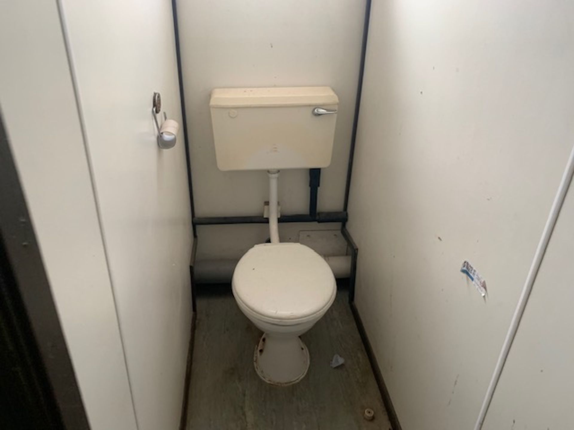 32' x 10' WC/Changing Block - Image 11 of 16