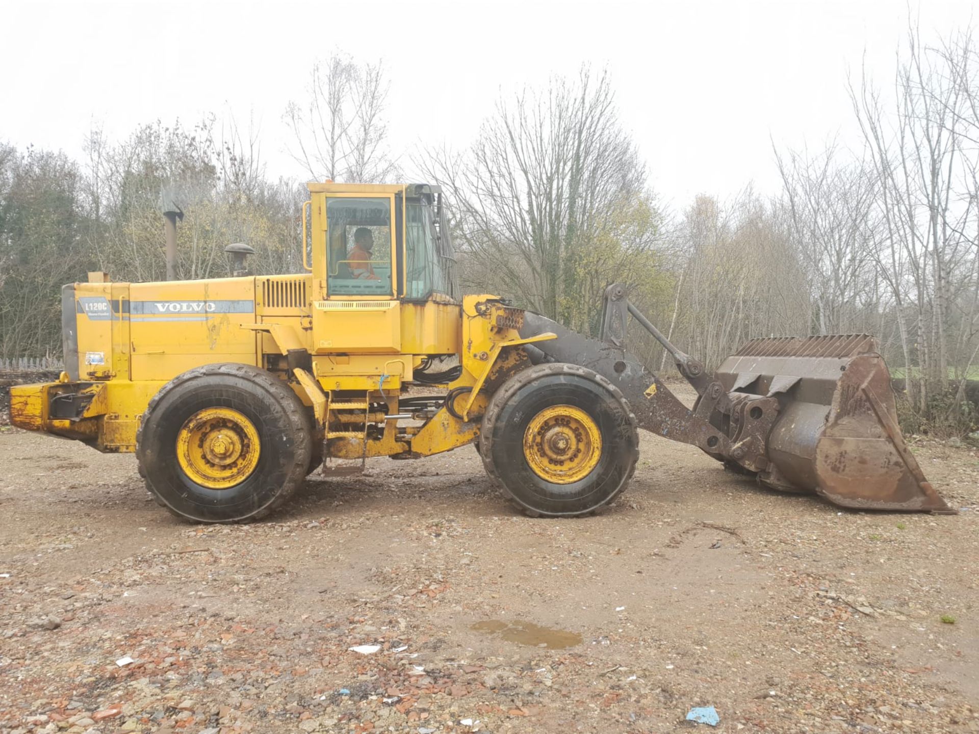 Volvo L120C Loading Shovel