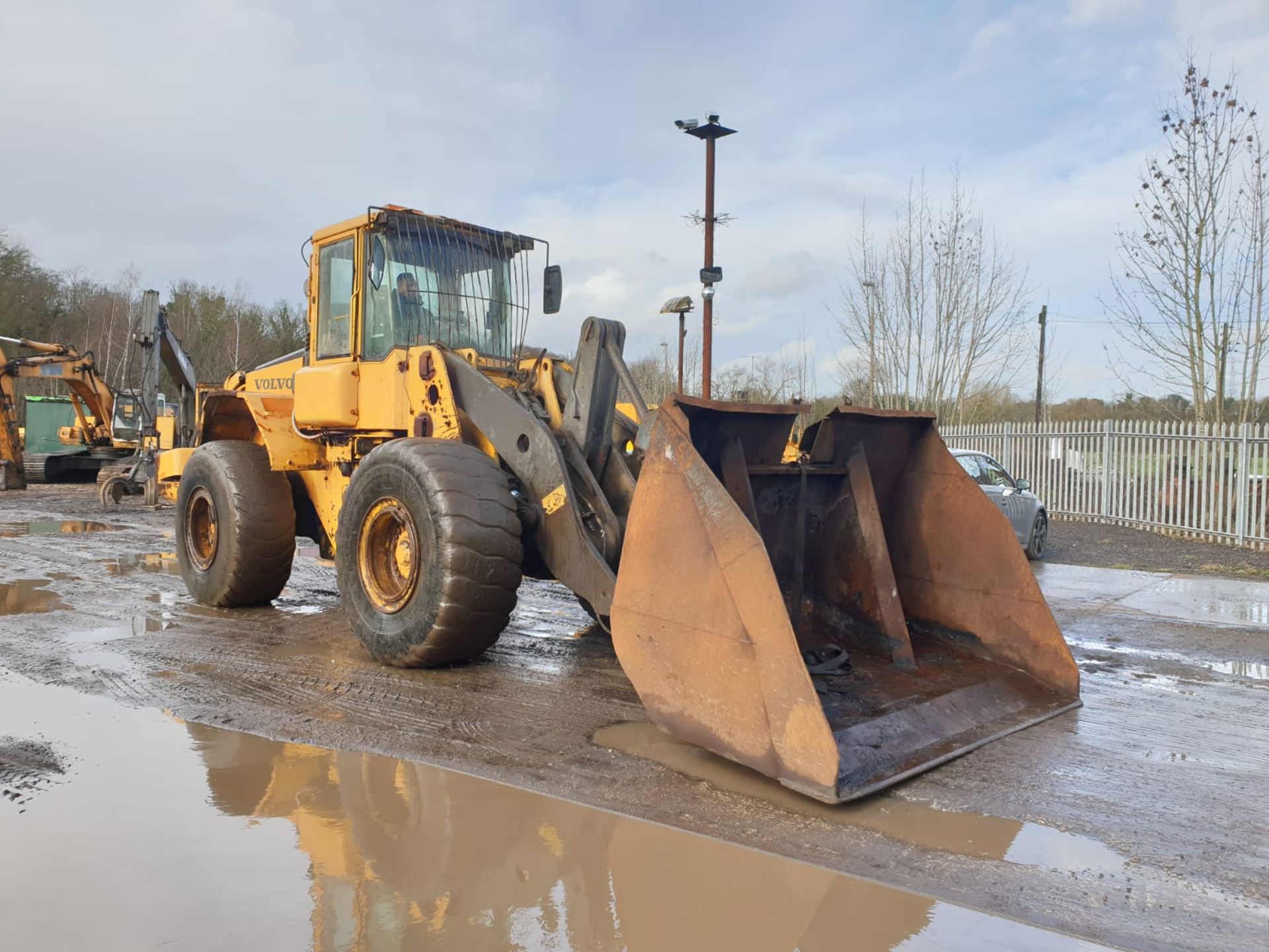 Volvo L120E Loading Shovel