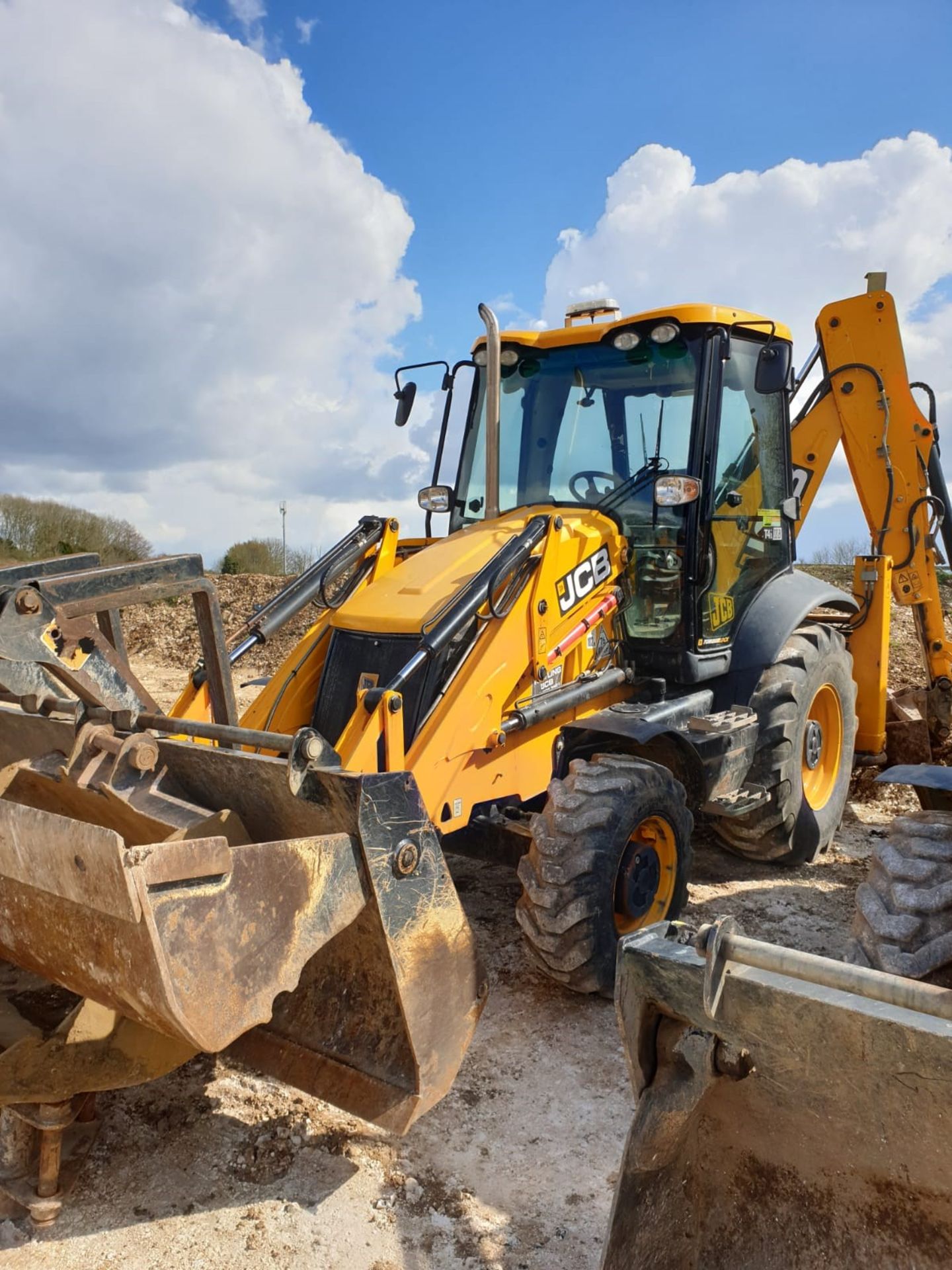 JCB L3CX Loader - Image 3 of 14