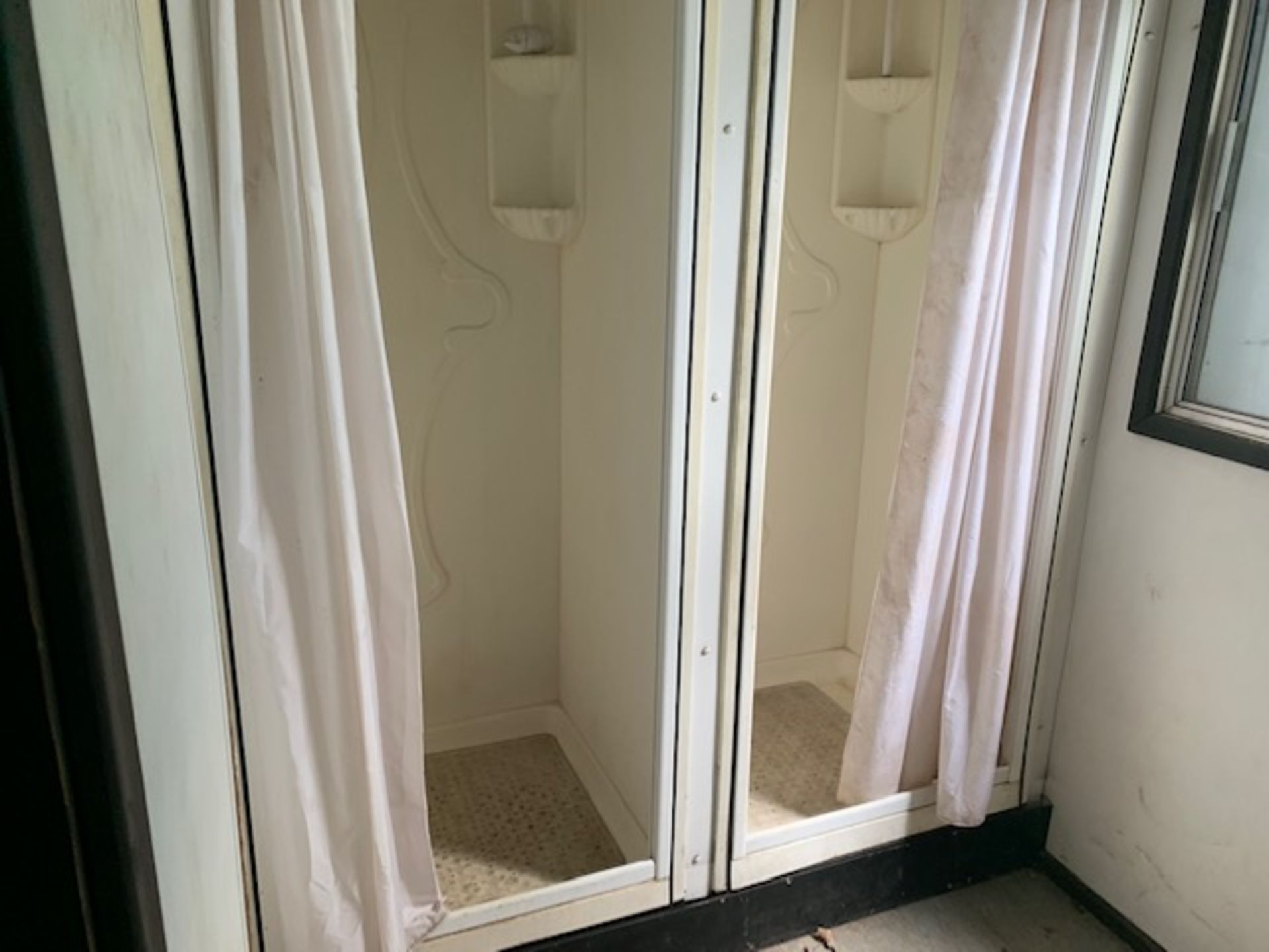 32' x 10' WC/Changing Block - Image 15 of 16