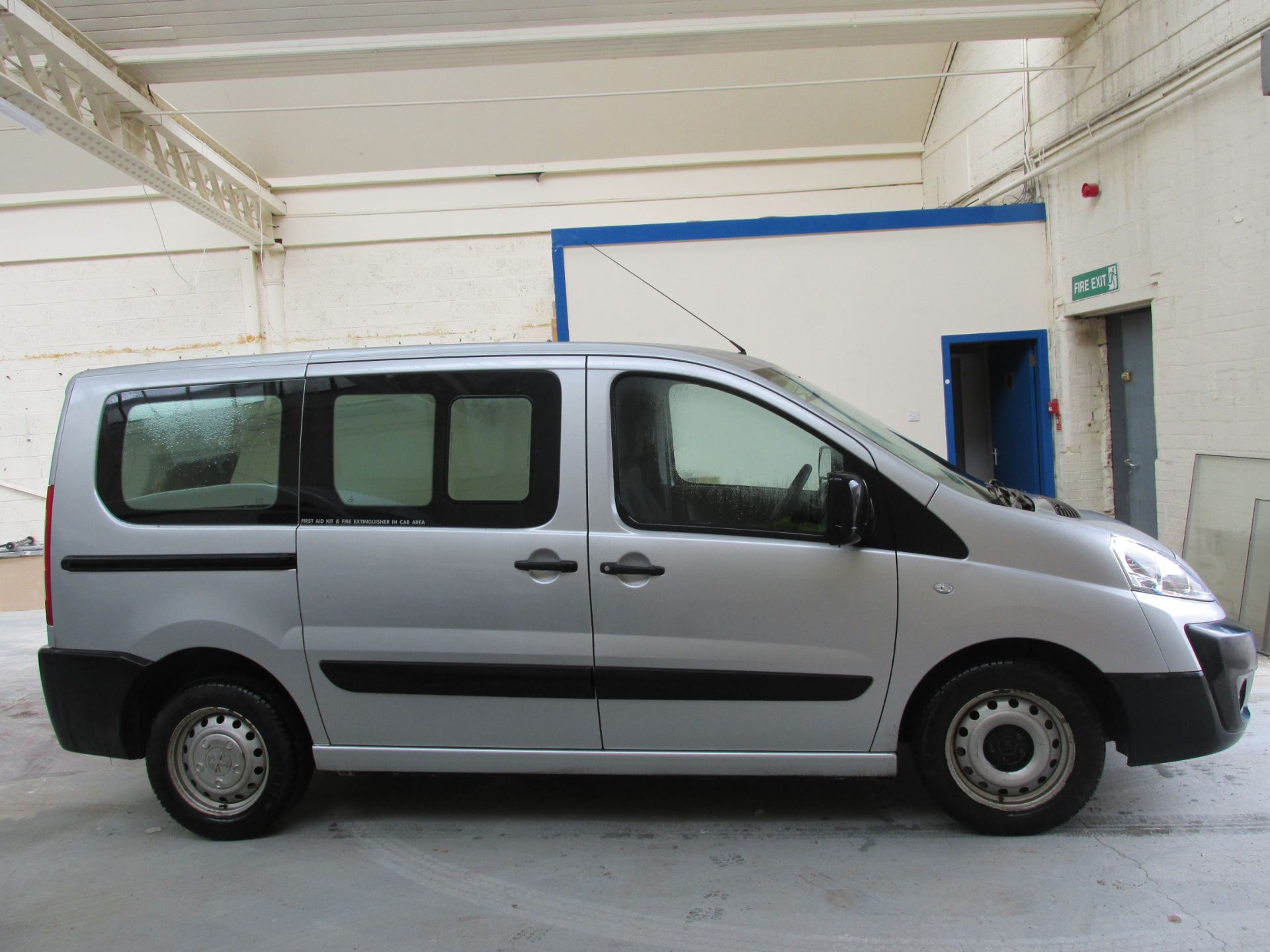 WJ65 GWE Peugeot Expert Teepee 5 Seater Crew Van / MPV